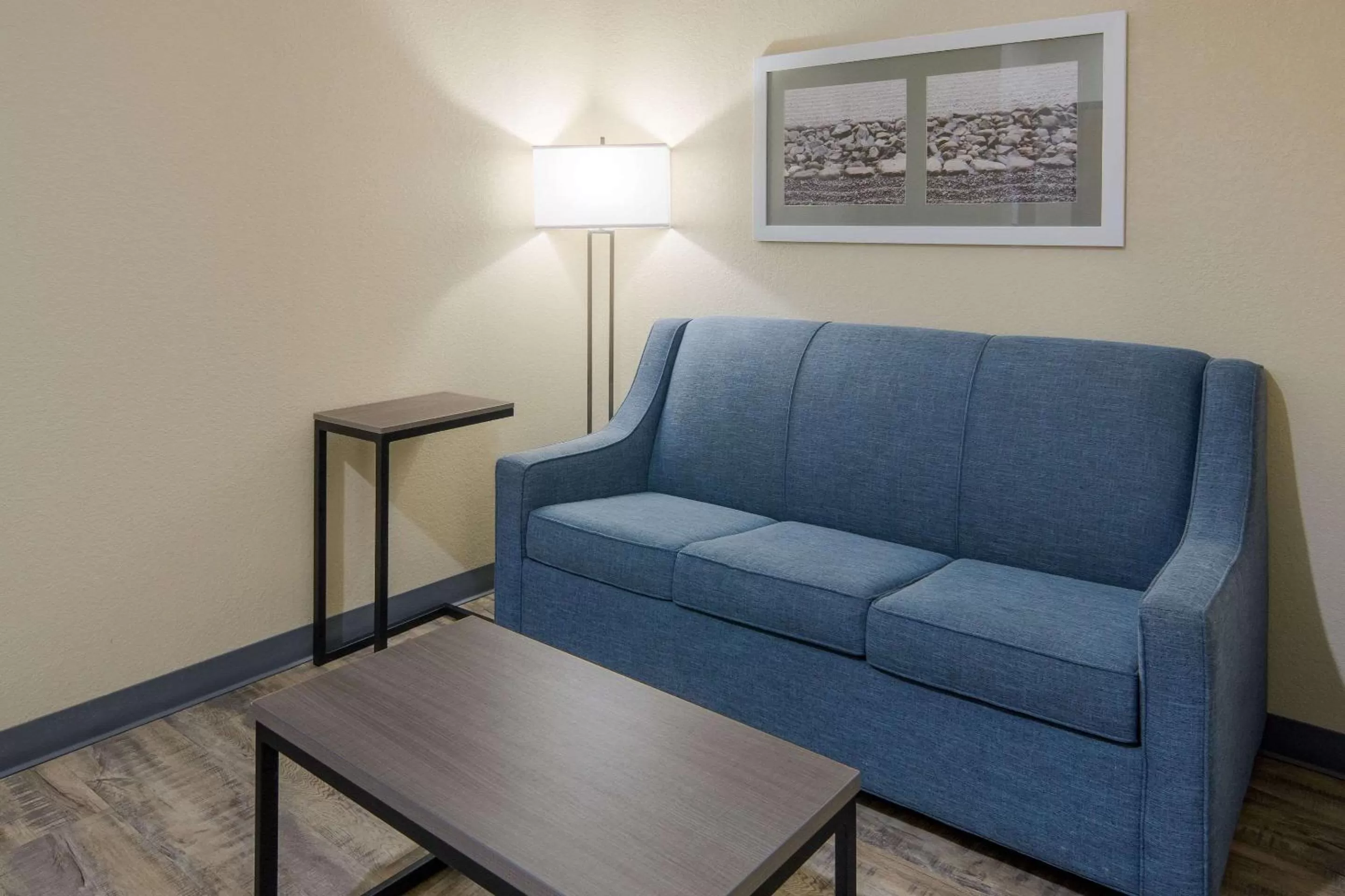 Bedroom in Quality Inn & Suites Roanoke - Fort Worth North