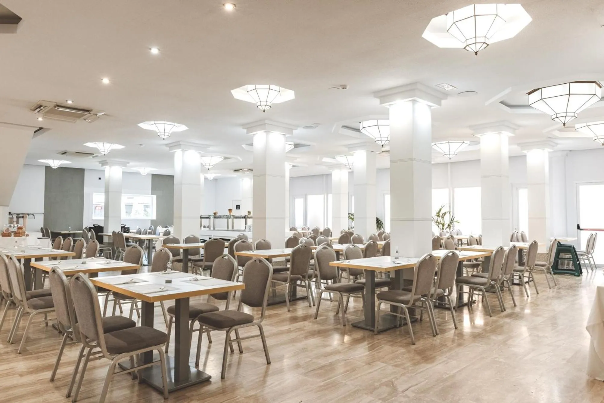 Restaurant/places to eat in Hotel Los Delfines