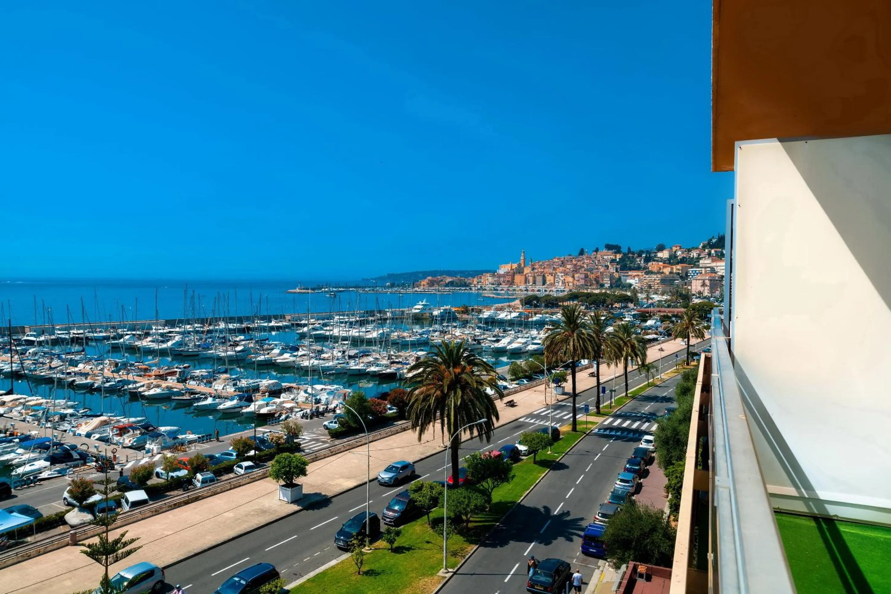 Facade/entrance in ibis budget Menton Bord de Mer