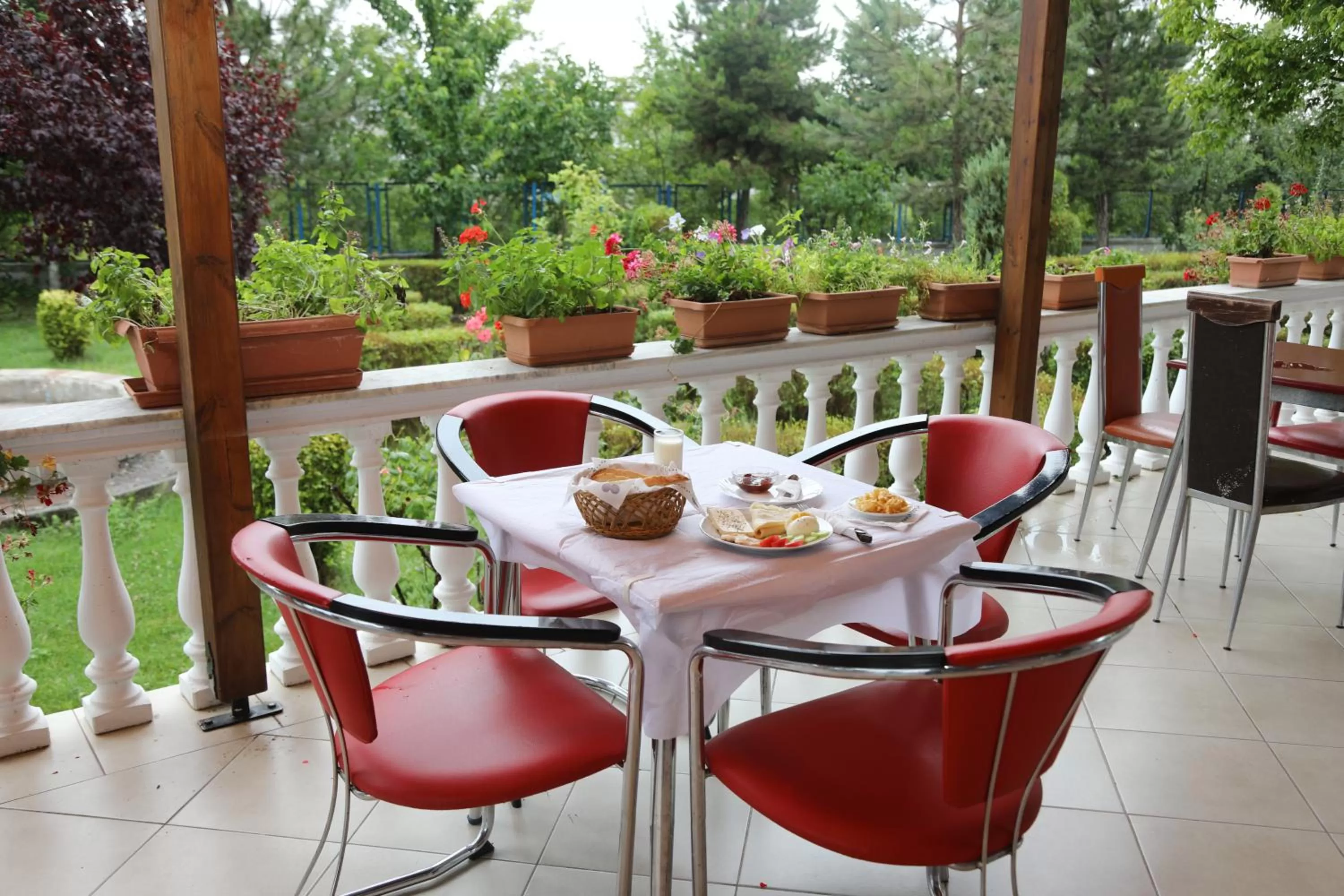 Restaurant/places to eat in Hotel Villa Kabashi