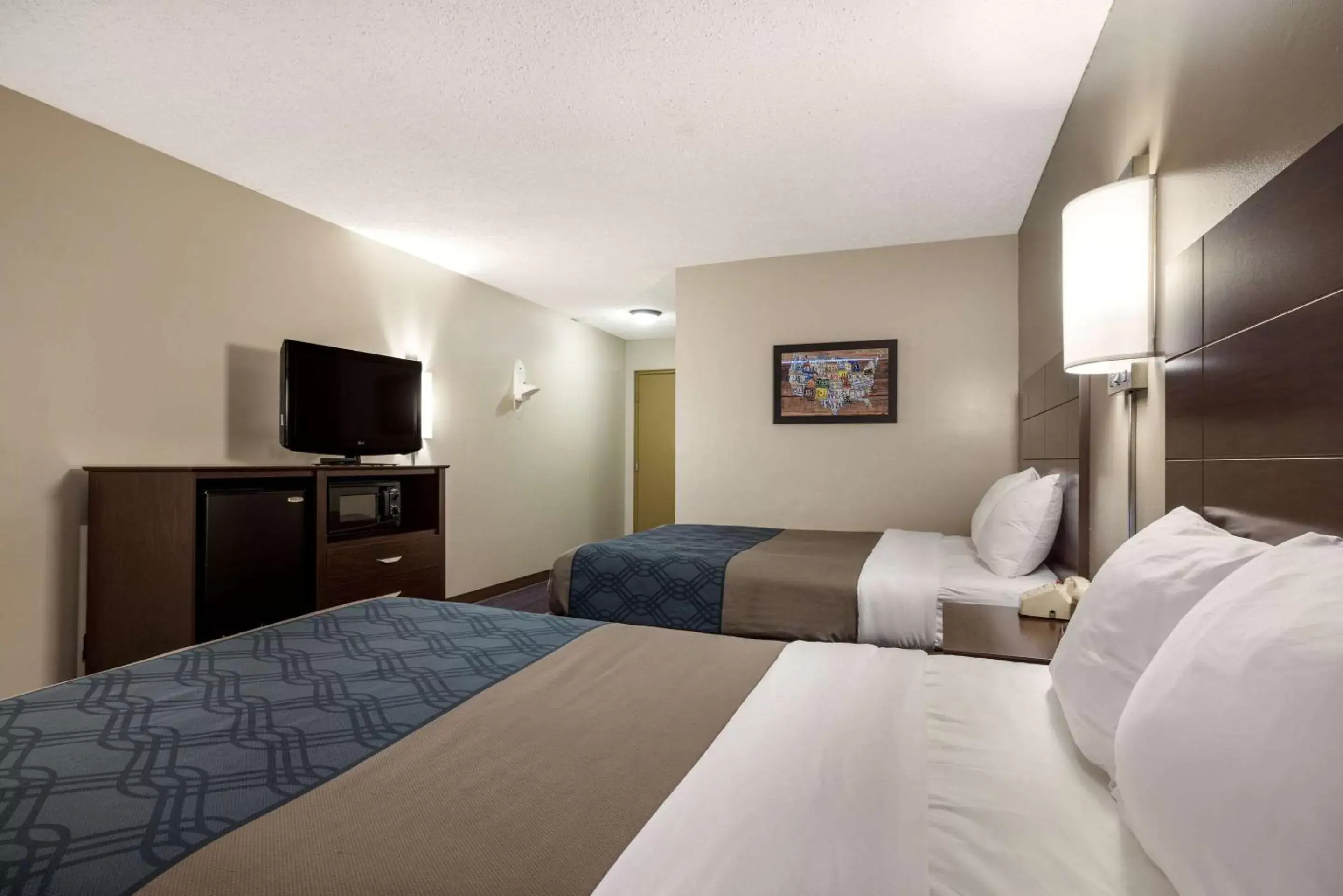 Double Room with Two Double Beds - Accessible/Non Smoking in Econo Lodge Darien Lakes Double Room with Two Double Beds - Accessible/Non Smoking in Econo Lodge Darien Lakes