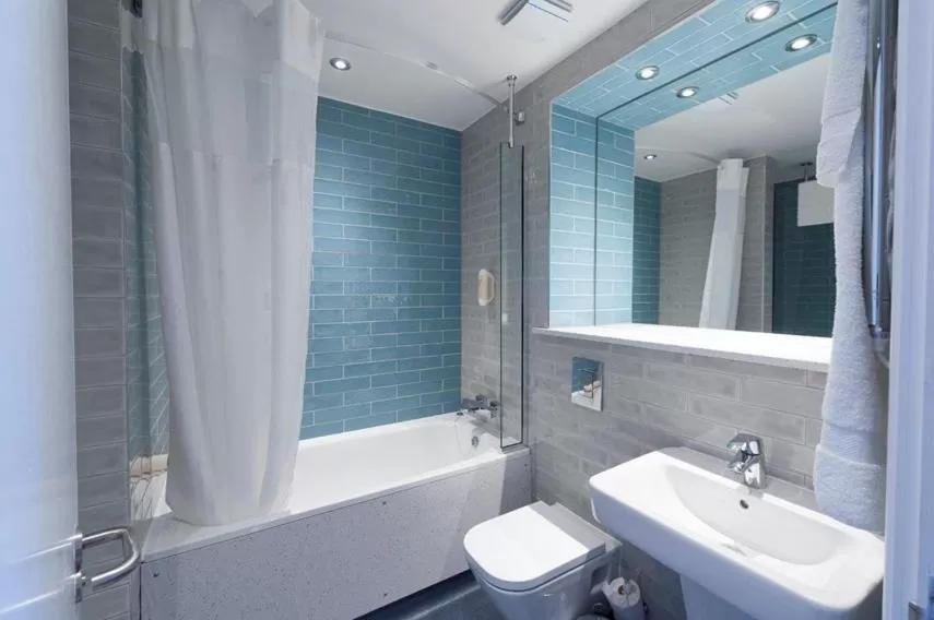 Bathroom in The Bottle Kiln Wetherspoon