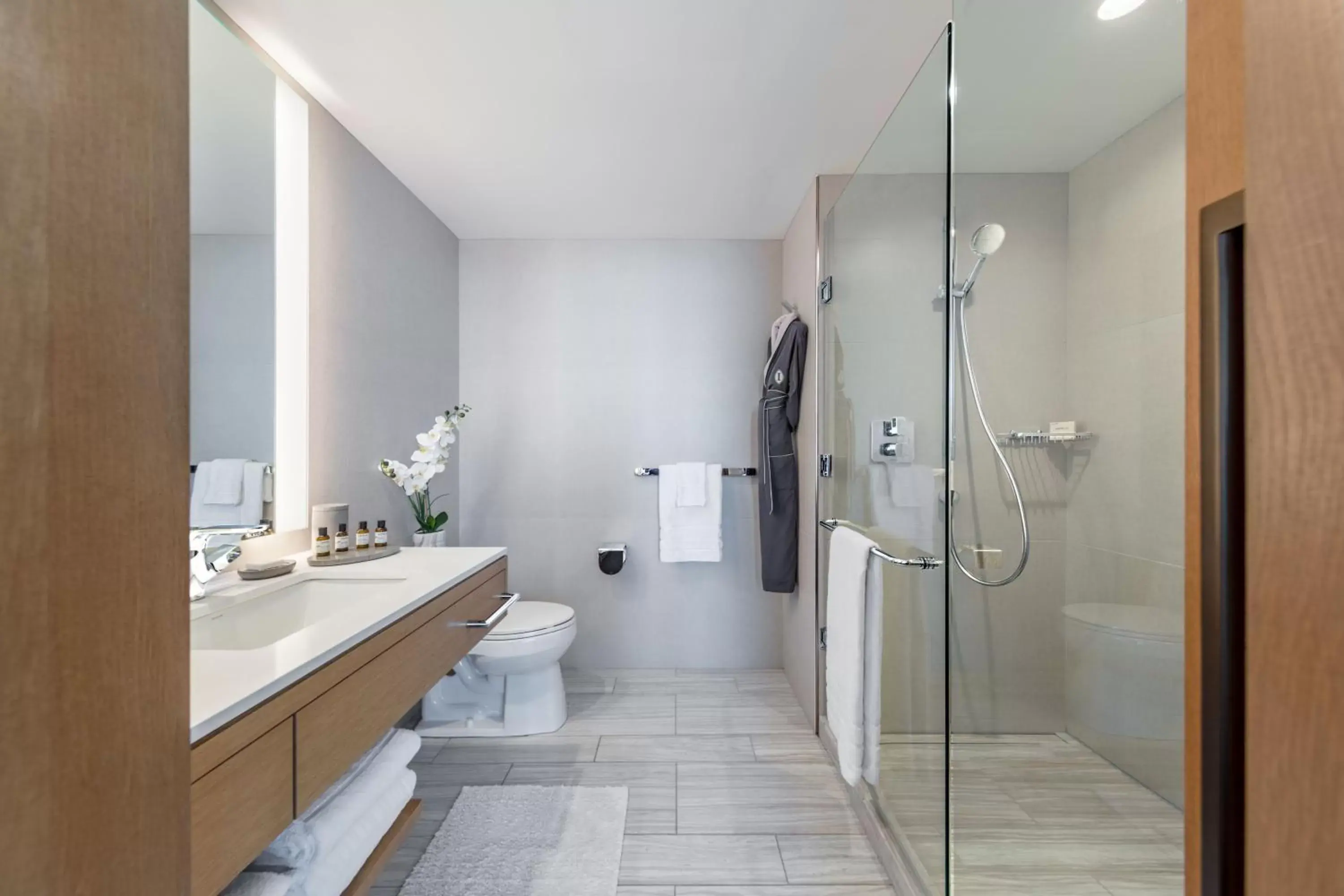 Junior King Suite with City View in InterContinental - Los Angeles Downtown by IHG Junior King Suite with City View in InterContinental - Los Angeles Downtown by IHG