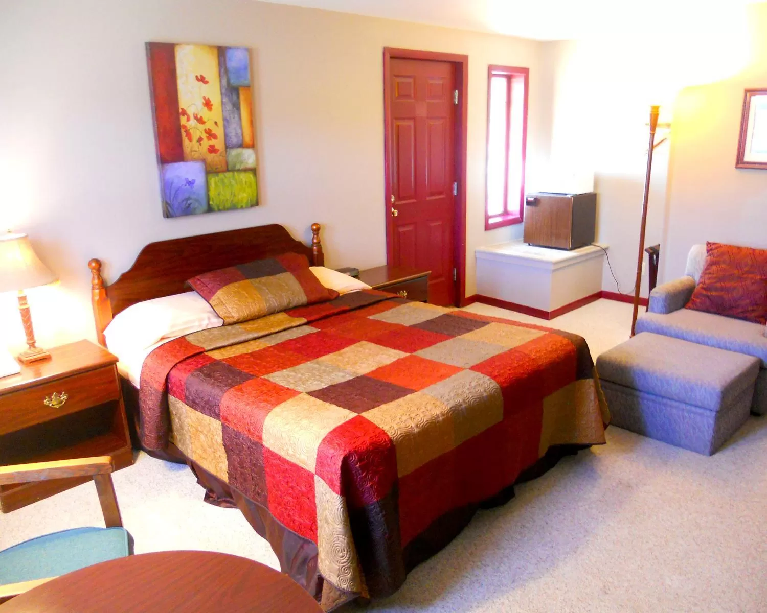 Bedroom in Vinehurst Inn & Suites