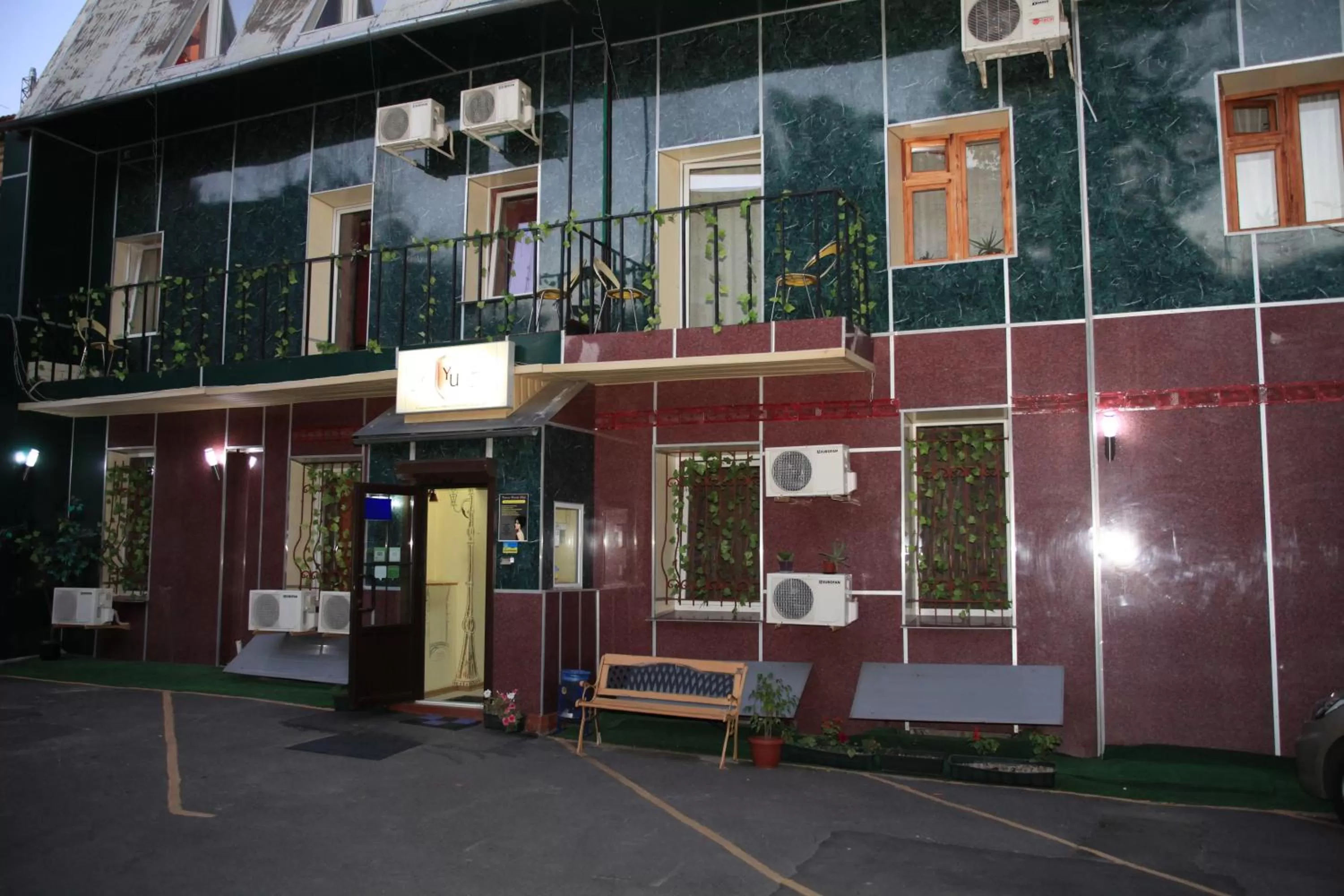 Facade/entrance, Property Building in Yellowunlimited Hotel
