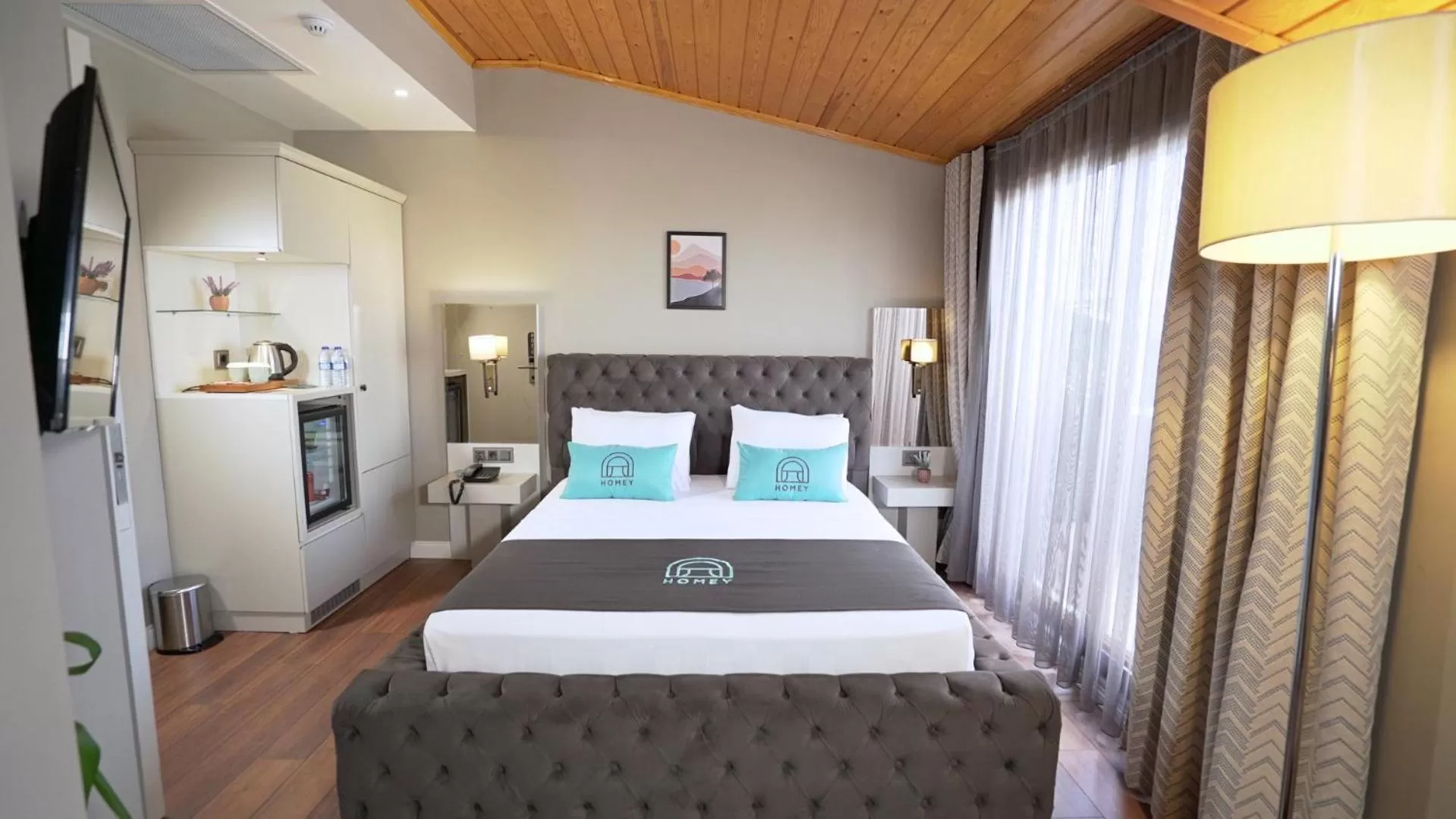 Spring, Bed in Homey AirPort Hotel