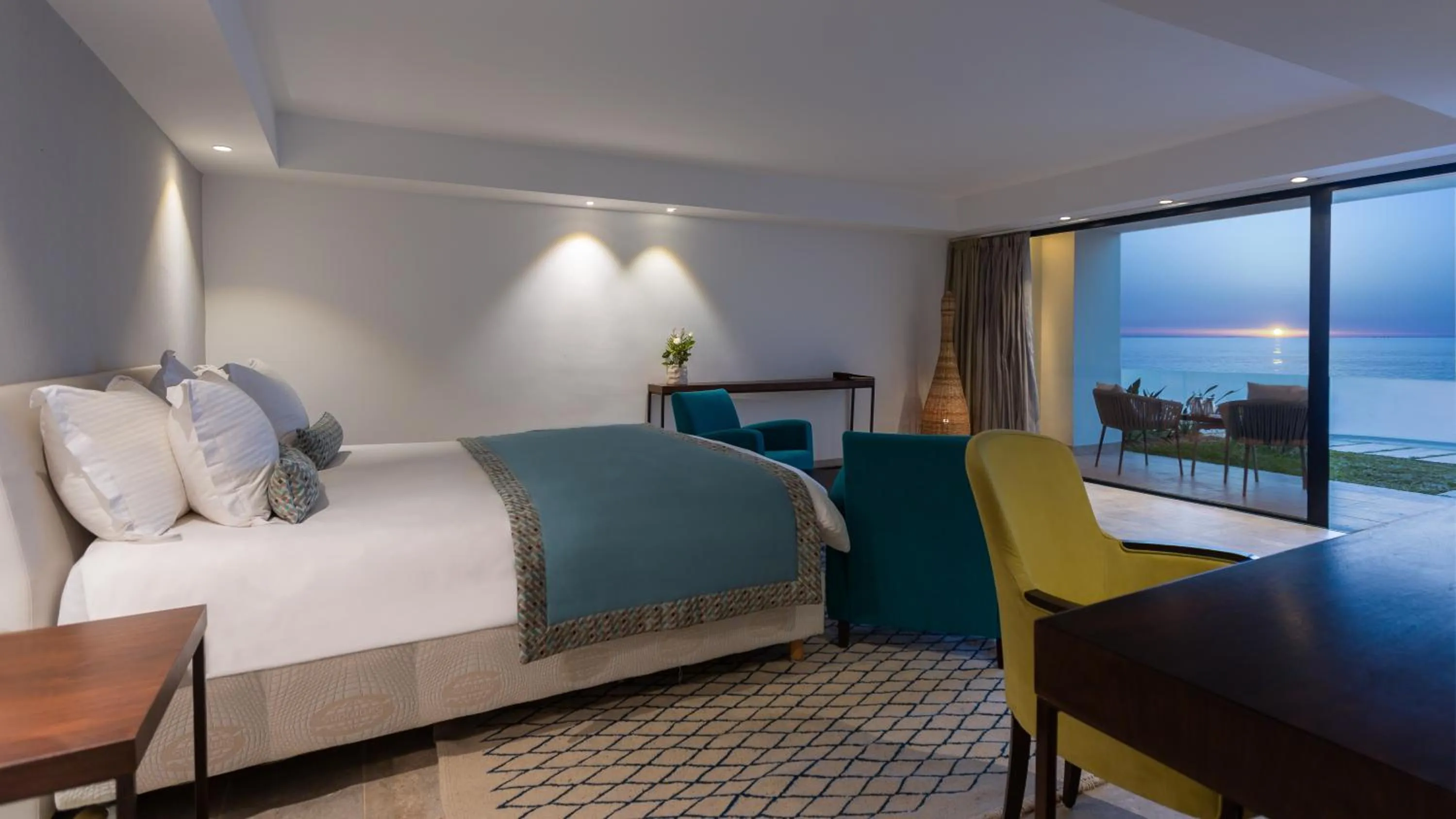 Photo of the whole room, Bed in Mövenpick Hotel Gammarth Tunis