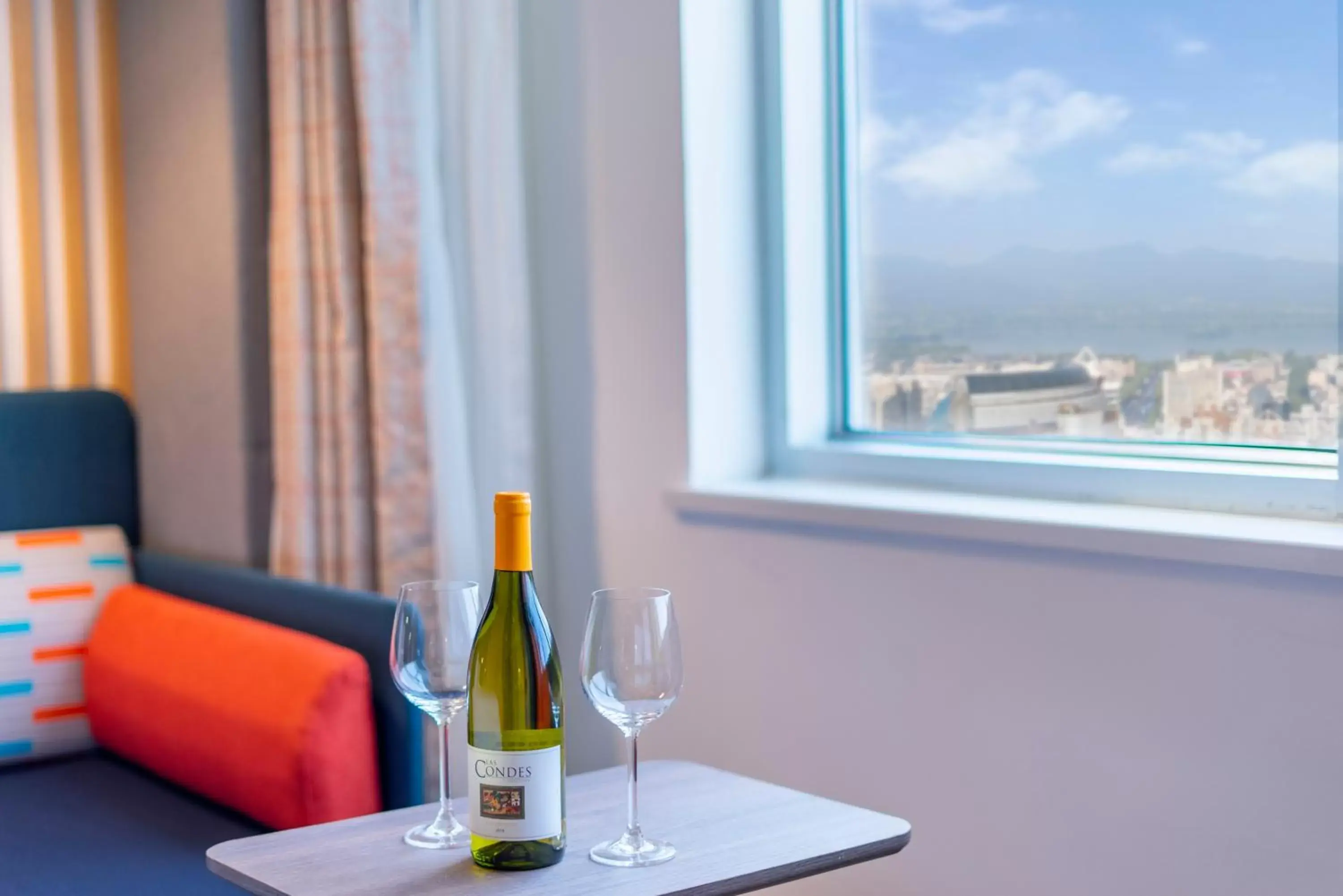 Superior King Room - Non-Smoking in Holiday Inn Express Hangzhou Westlake East, an IHG Hotel Superior King Room - Non-Smoking in Holiday Inn Express Hangzhou Westlake East, an IHG Hotel