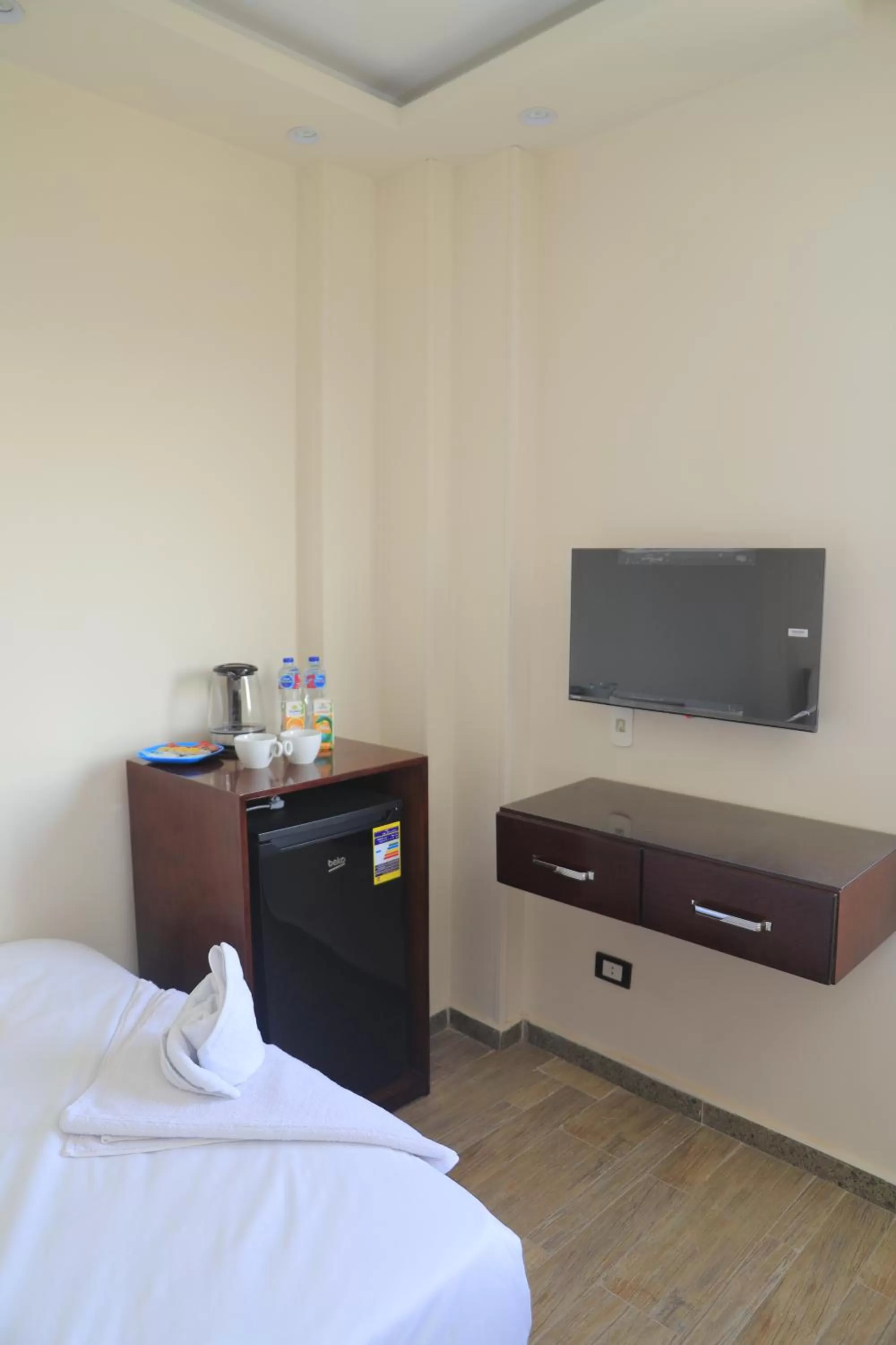 Bed, TV/Entertainment Center in Jewel Grand Museum & Pyramids View