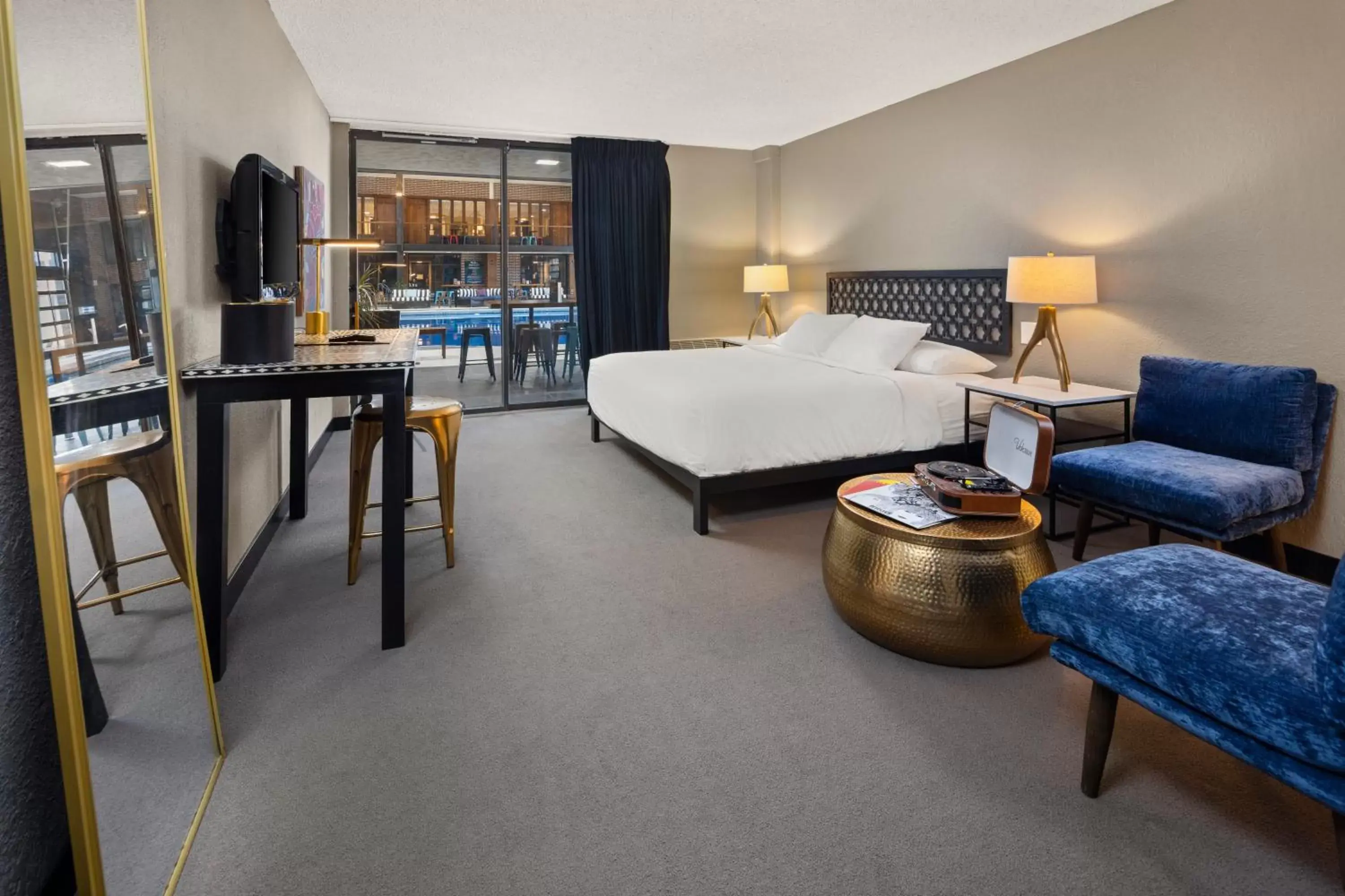 King Room with Pool View in The Highlander Hotel, Ascend Hotel Collection King Room with Pool View in The Highlander Hotel, Ascend Hotel Collection