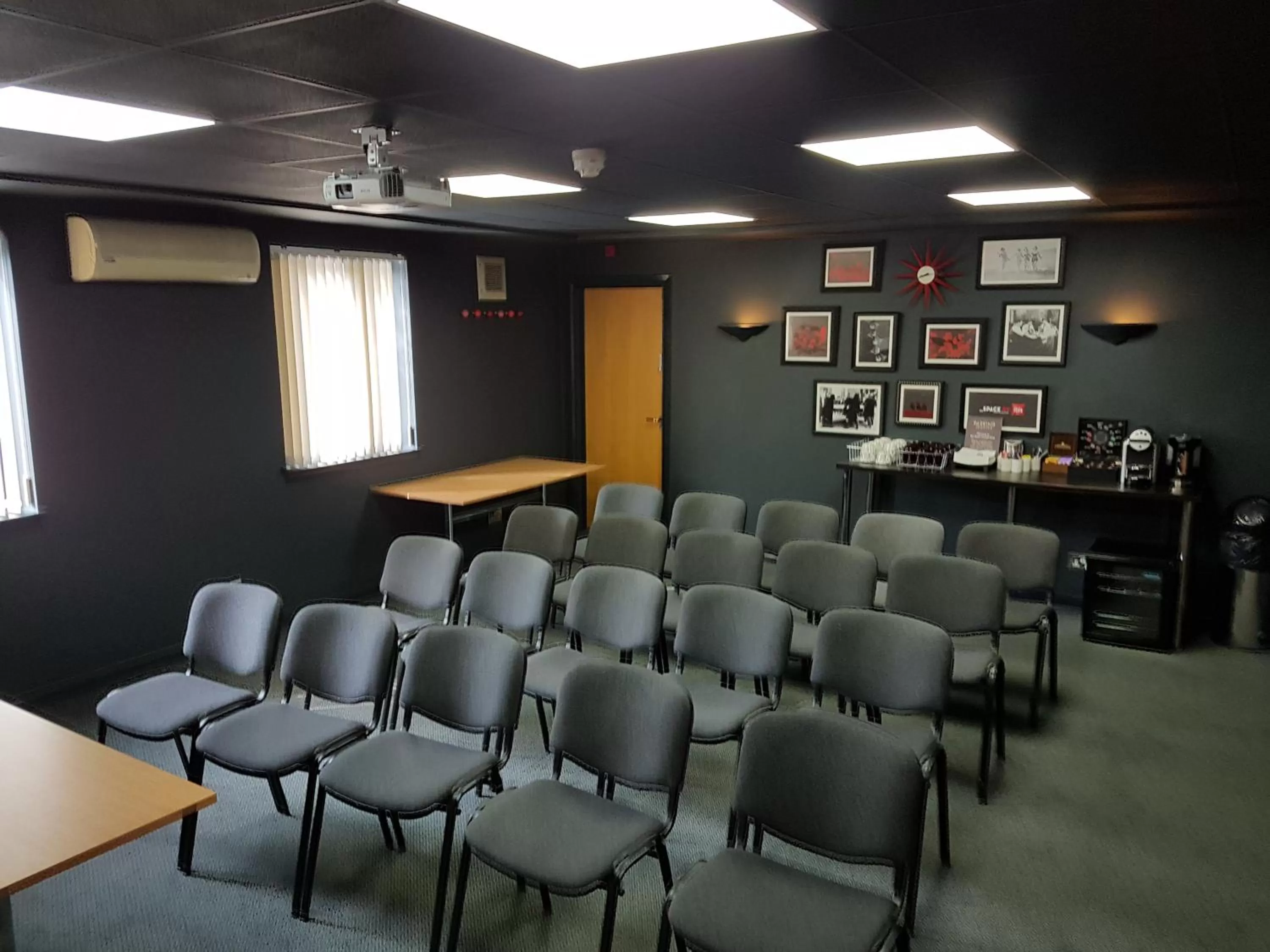 Meeting/conference room in ibis Cardiff Gate - International Business Park