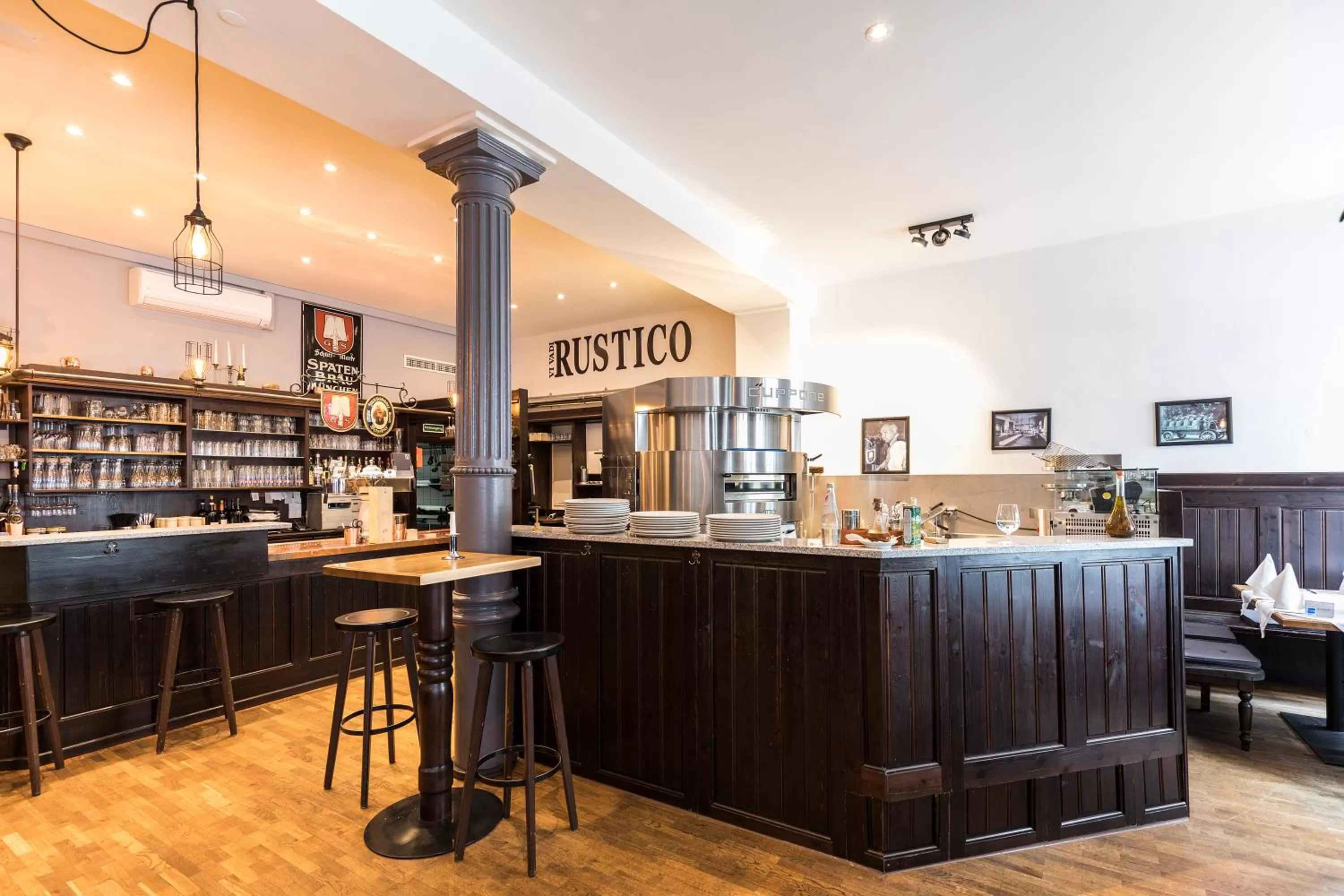 Restaurant/places to eat in Downtown Vi Vadi Hotel