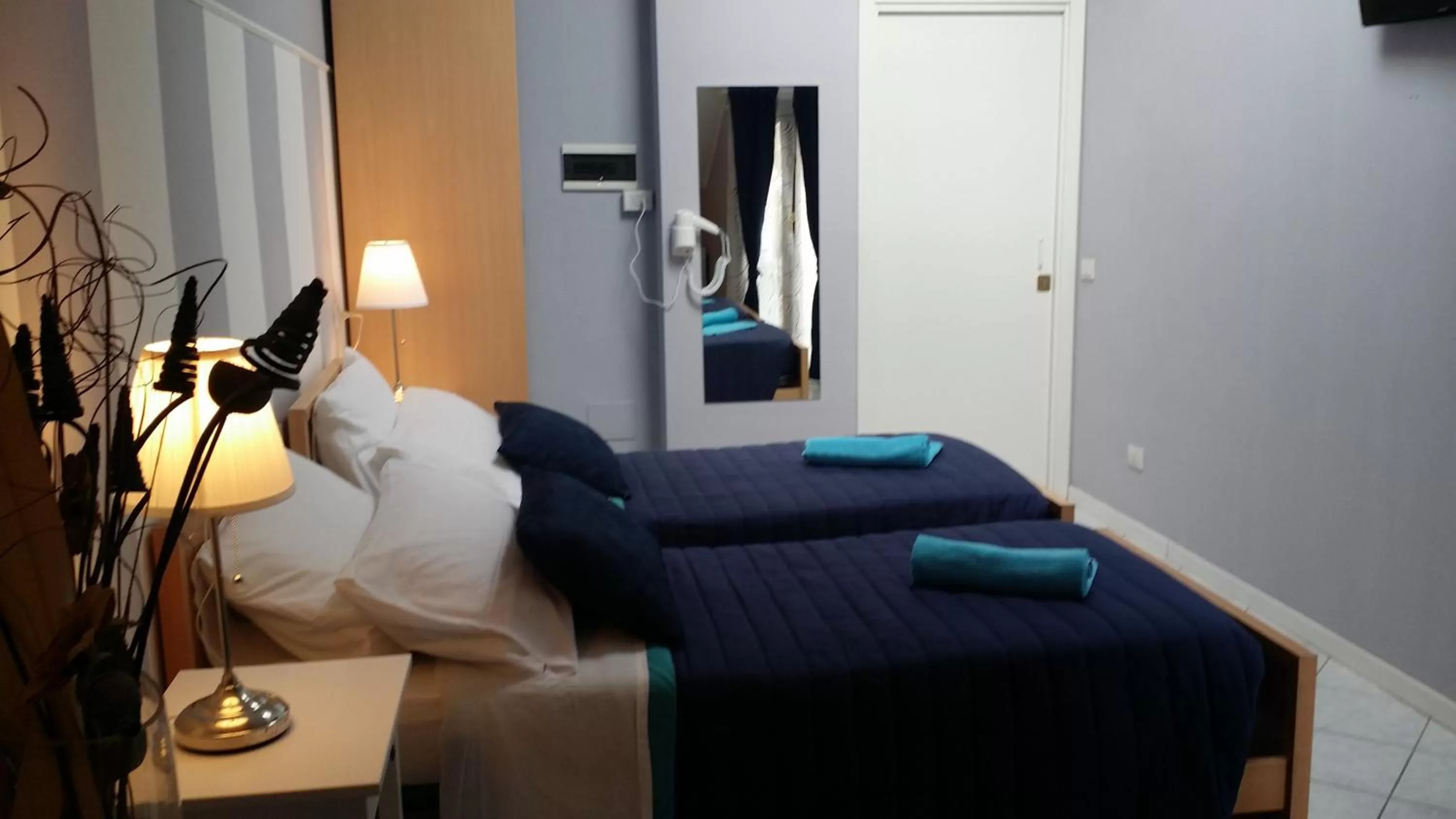 Bedroom, Bed in Central