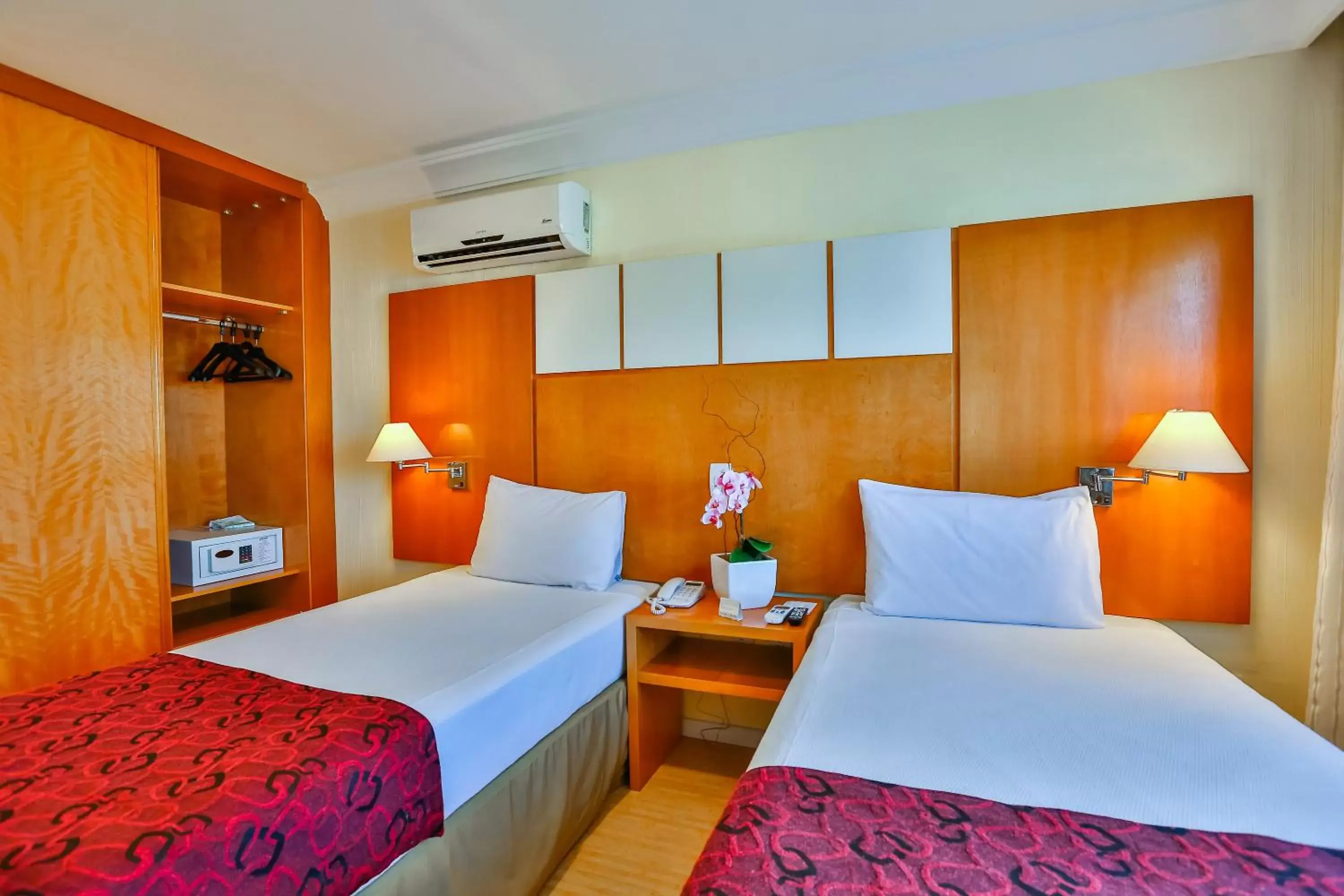 Standard Twin Room - single occupancy in Dubai Macaé by Atlântica Standard Twin Room - single occupancy in Dubai Macaé by Atlântica