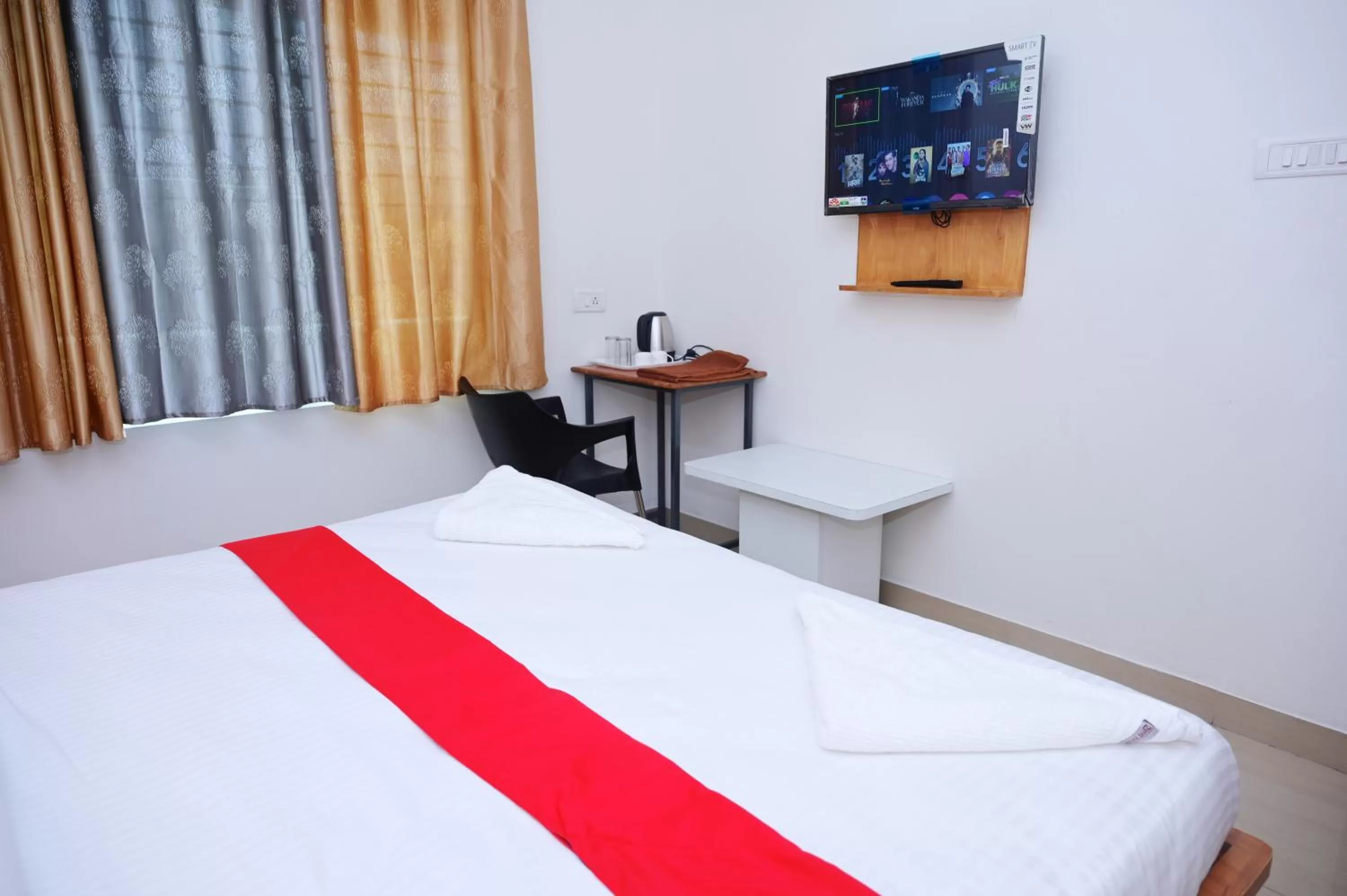 Photo of the whole room, Bed in Hotel Stay Shine