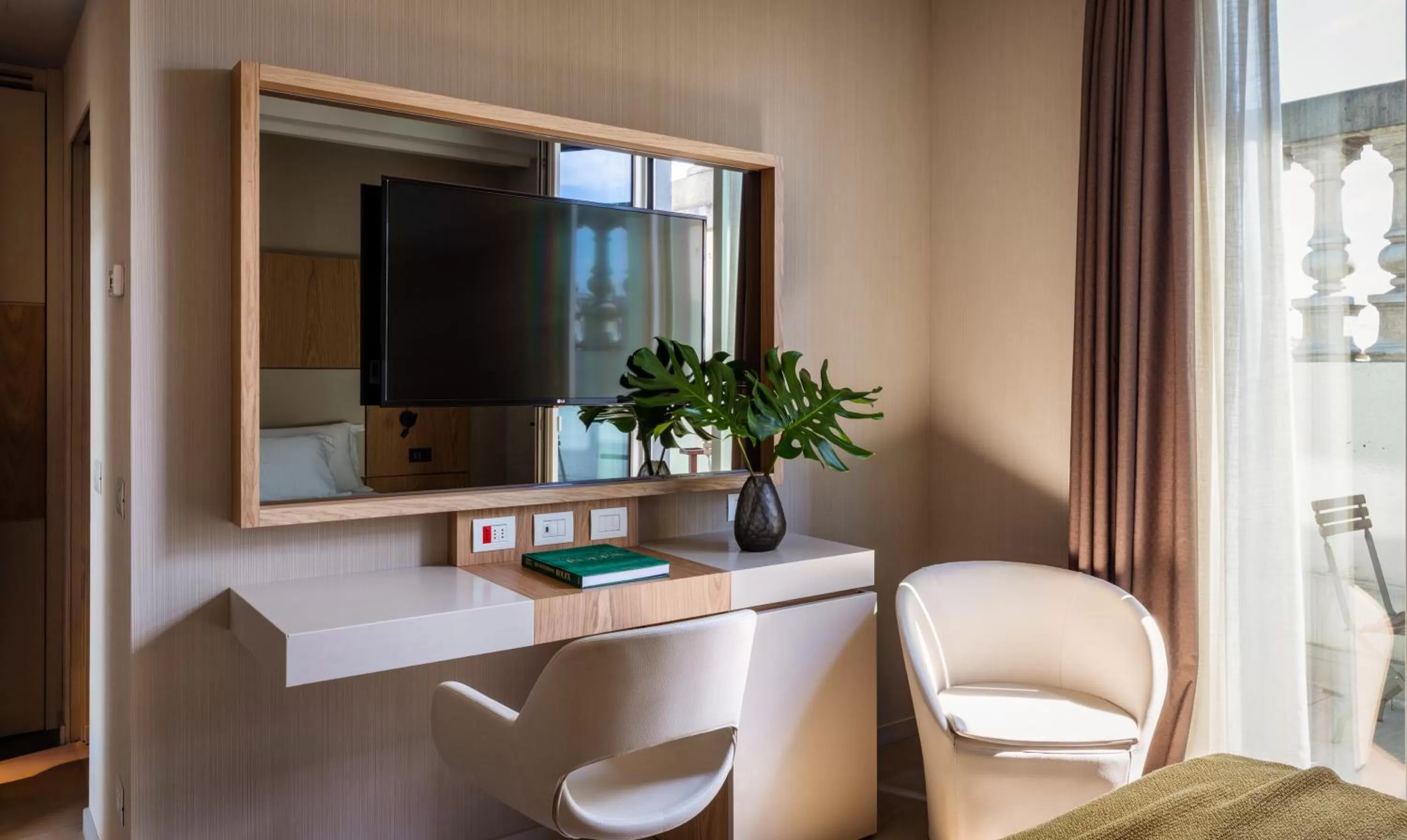 TV and multimedia in Hotel Cristoforo Colombo - Preferred Hotels & Resorts