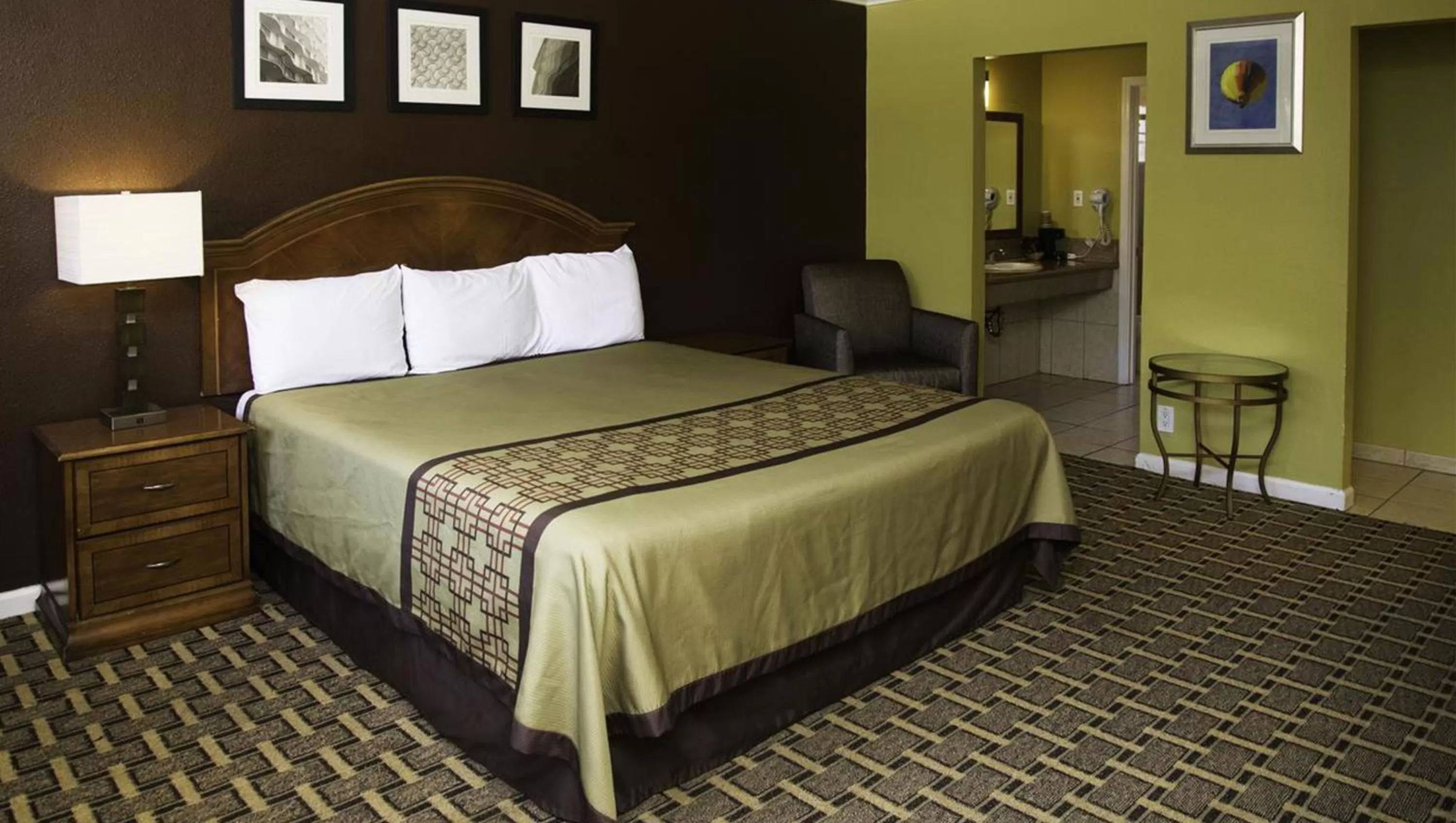 Bedroom in Kings Motel Inglewood