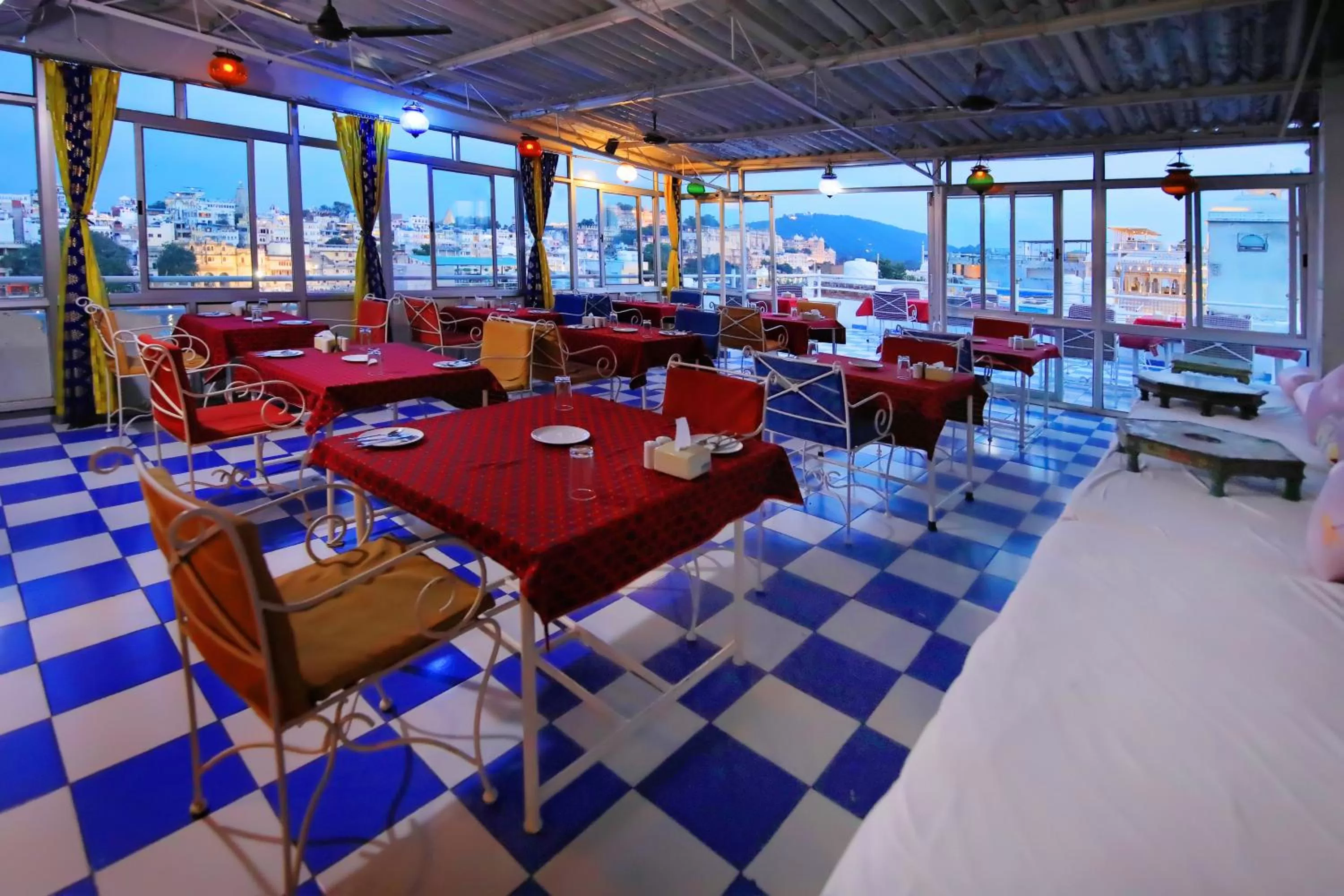 Restaurant/Places to Eat in Hotel Panorama Haveli