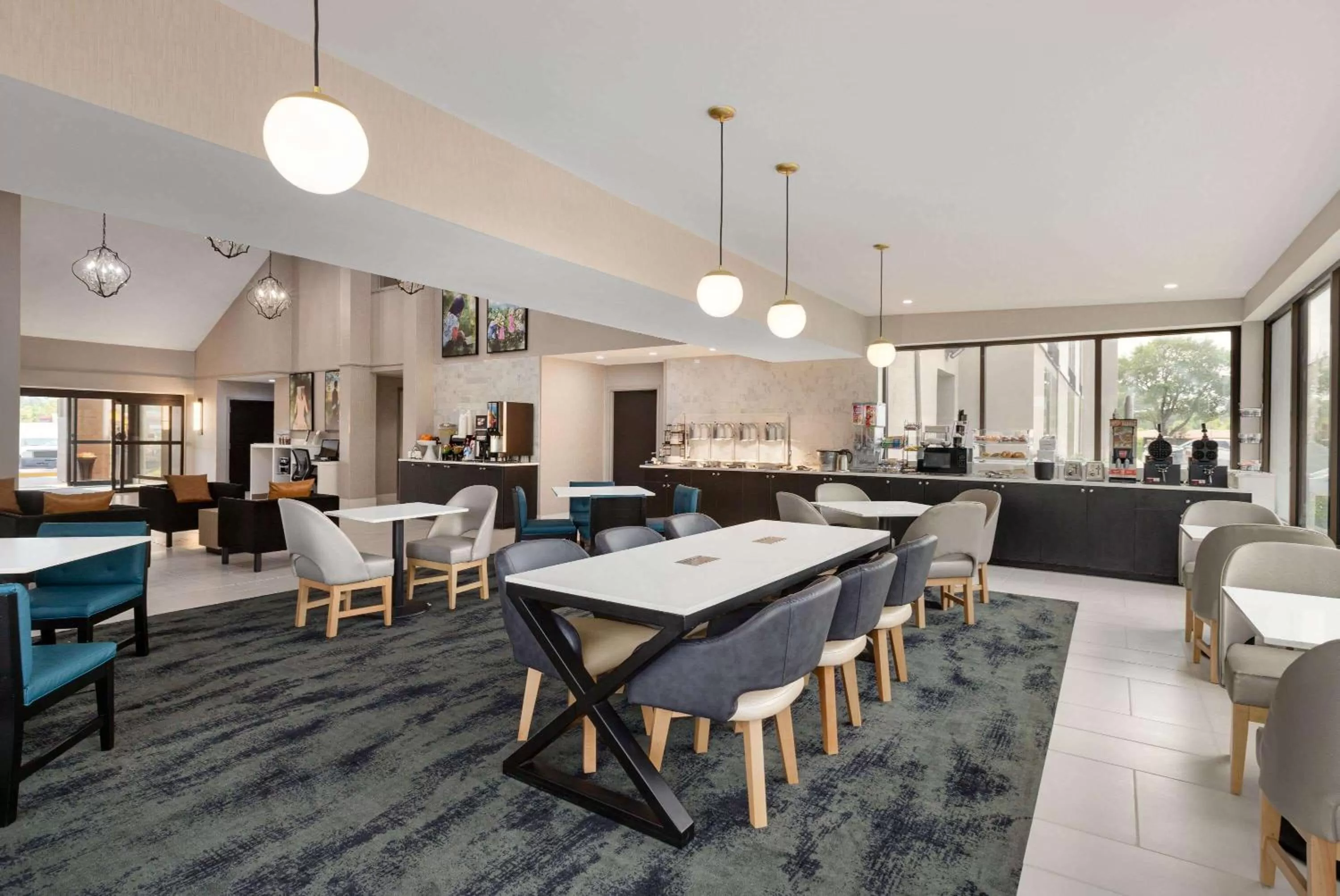 Restaurant/places to eat in La Quinta inn & suites by Wyndham Dothan