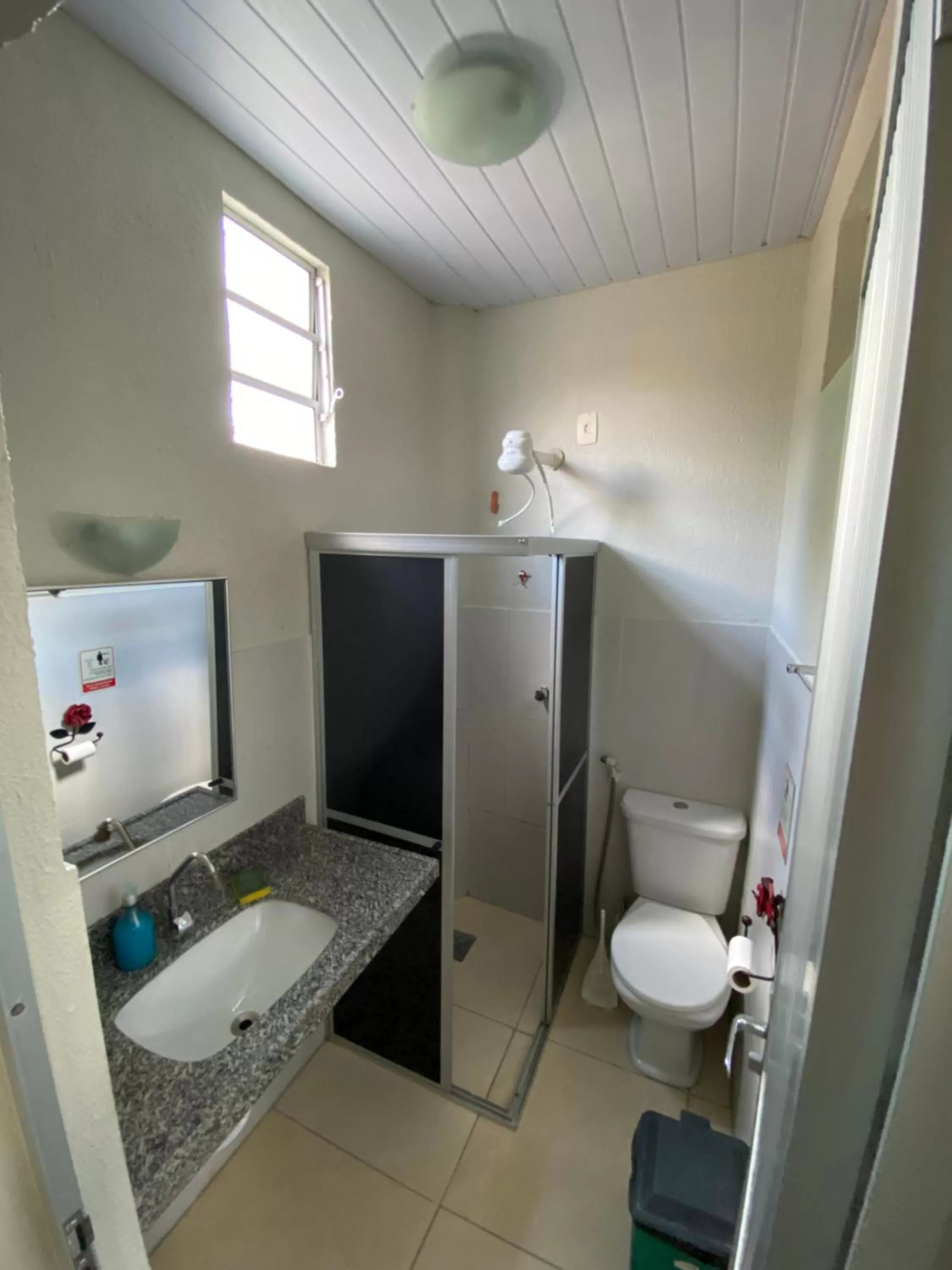 Shower, Bathroom in Pousada Hostal Iracema