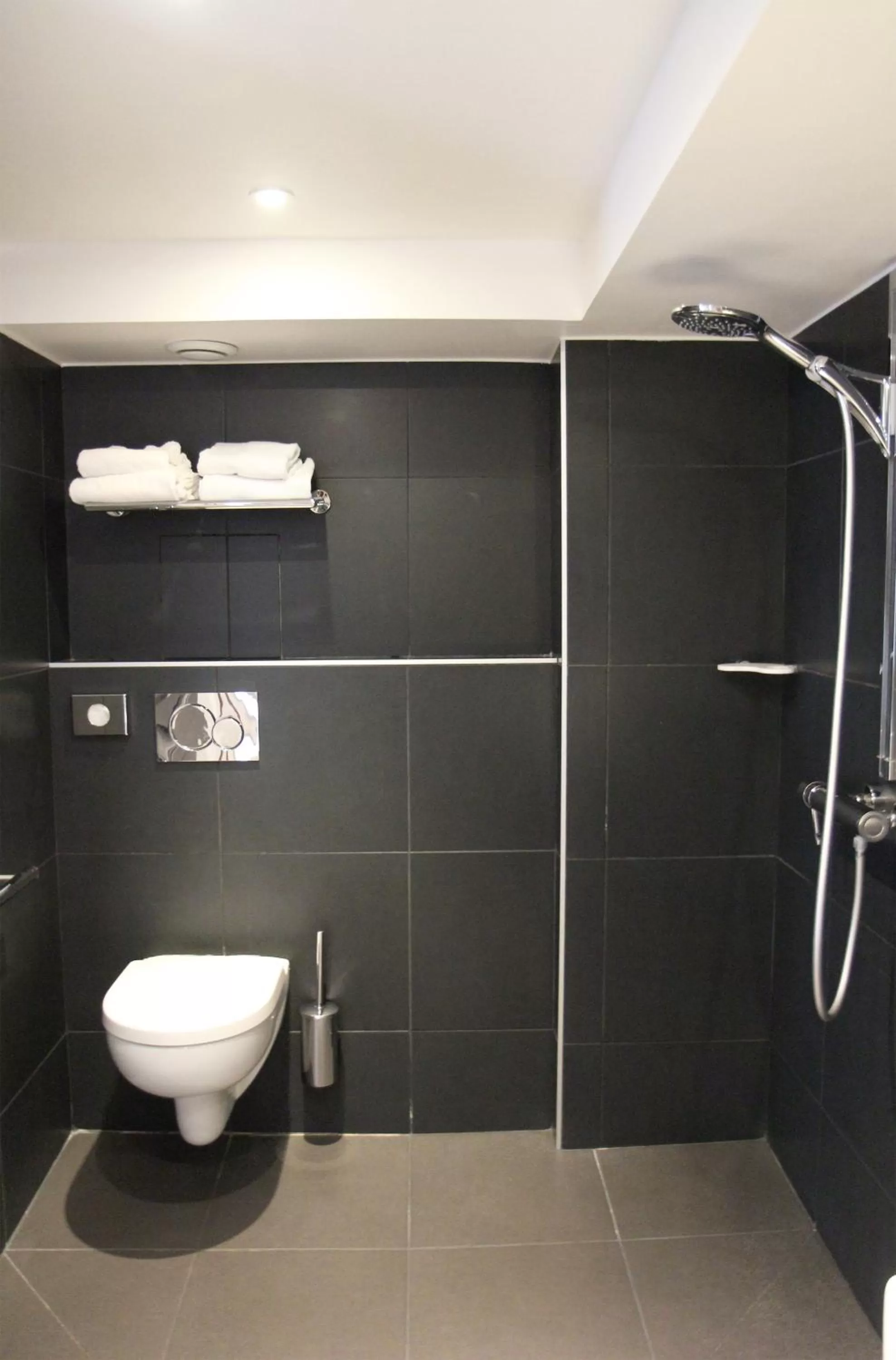 Bathroom in Best Western Hotel Opéra Drouot