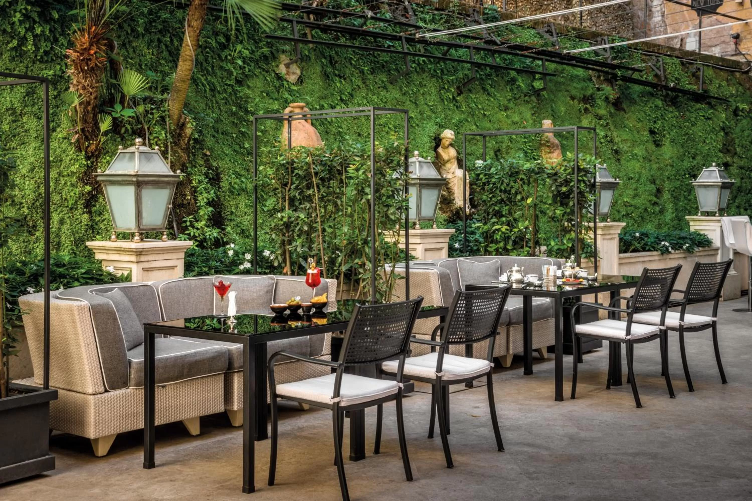 Restaurant/places to eat in Hassler Roma