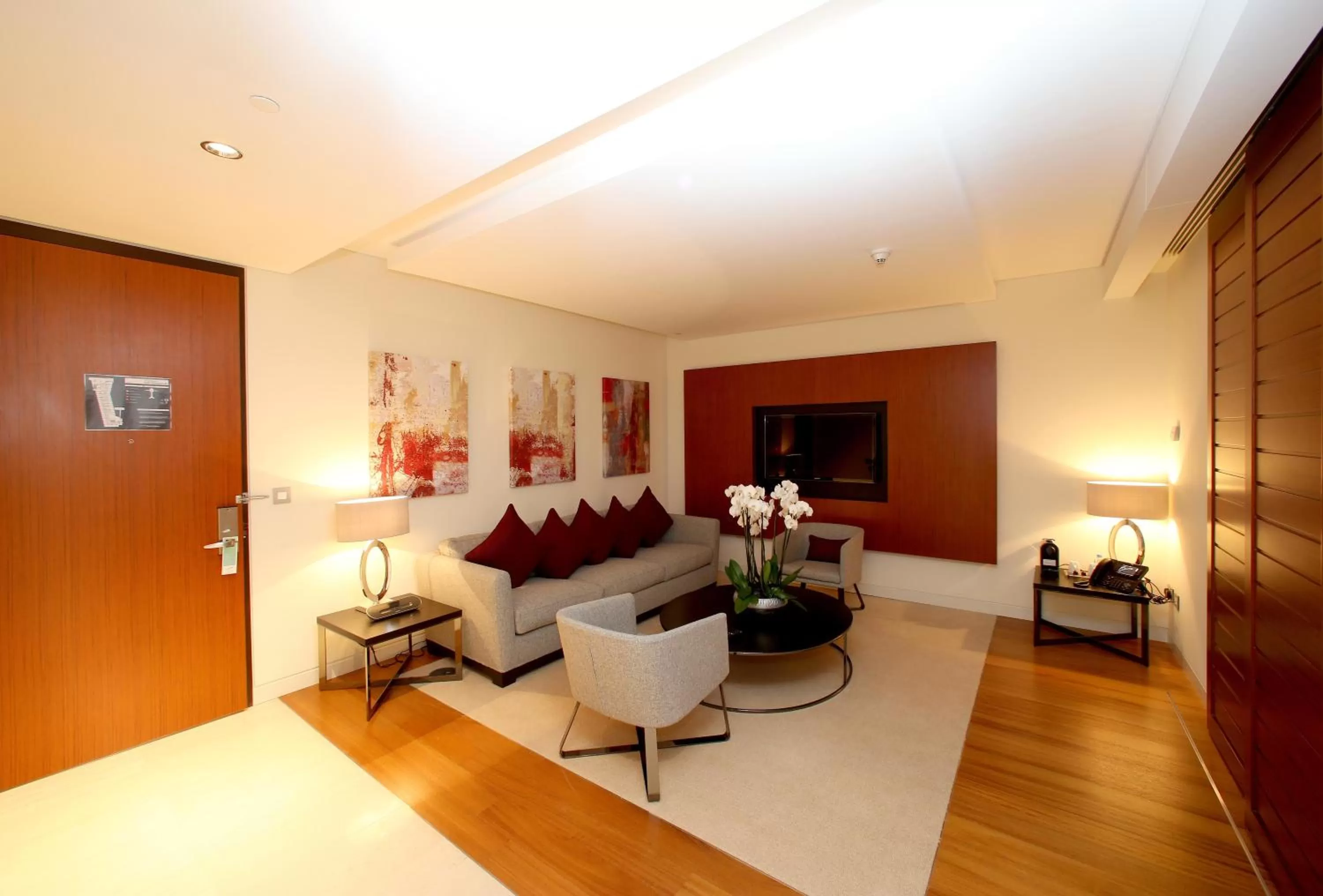 Living room, Bed in Oryx Airport Hotel -Transit Only