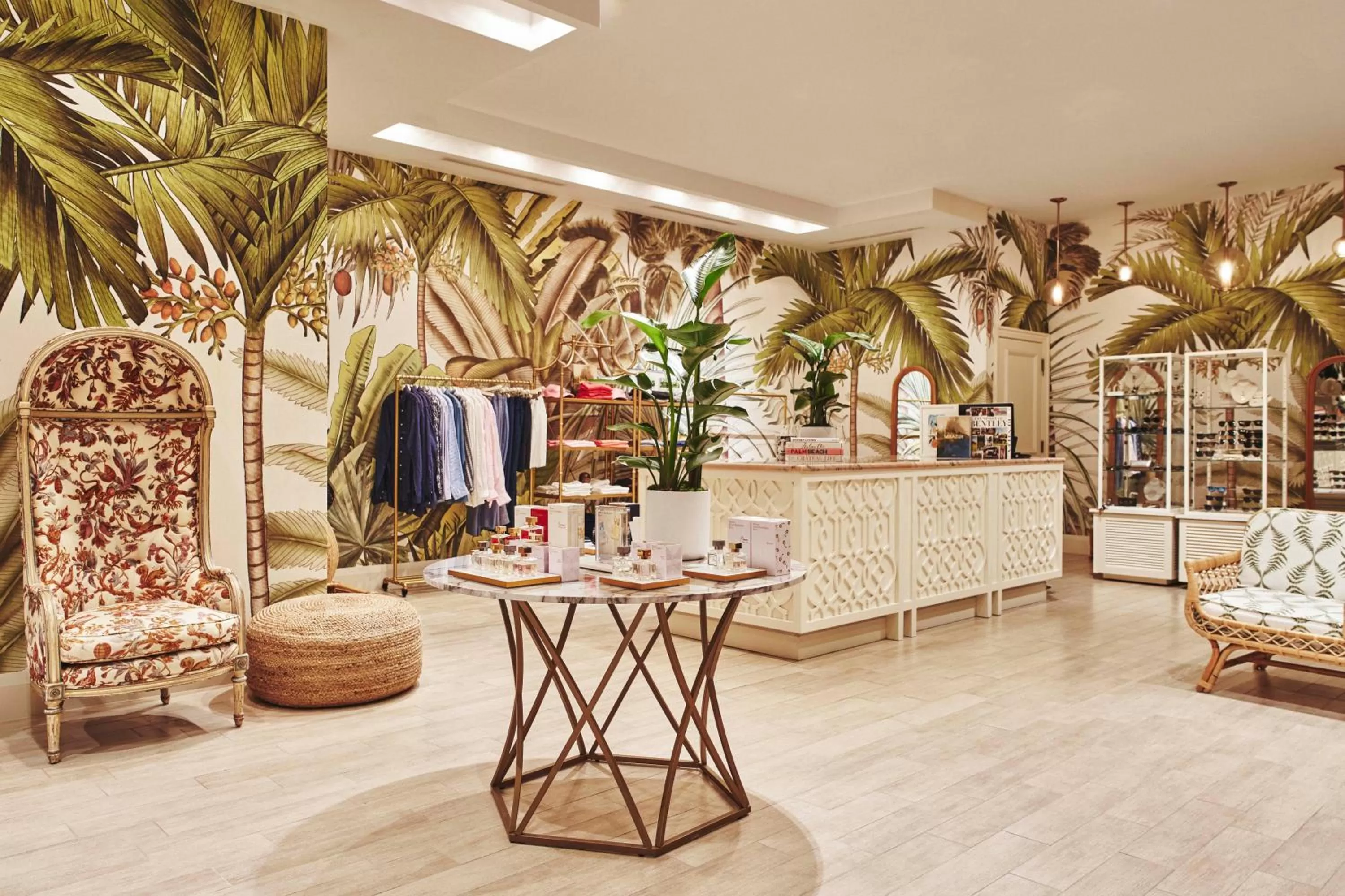 Shopping Area in Four Seasons Resort Palm Beach