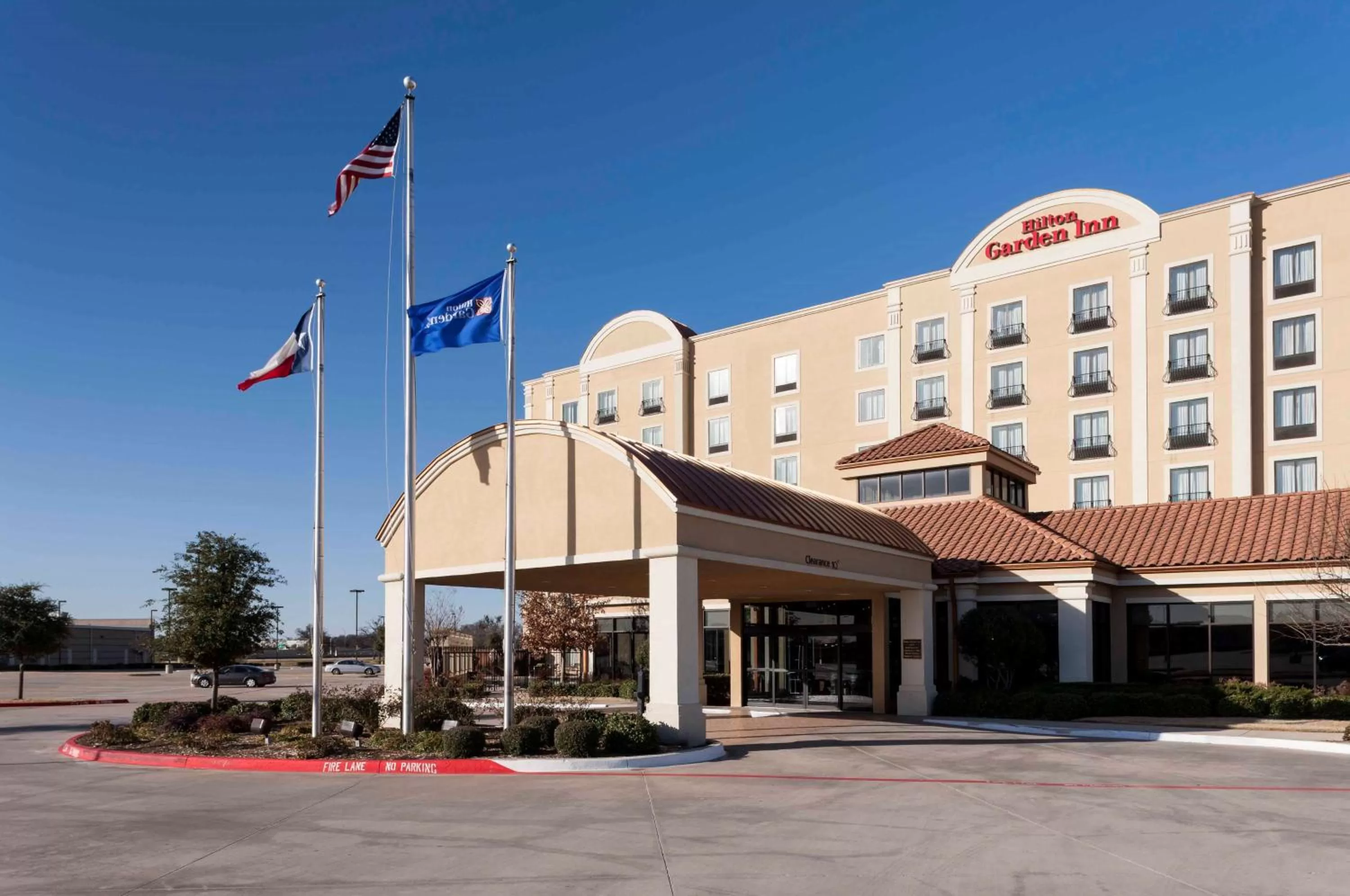 Property building in Hilton Garden Inn Dallas Lewisville