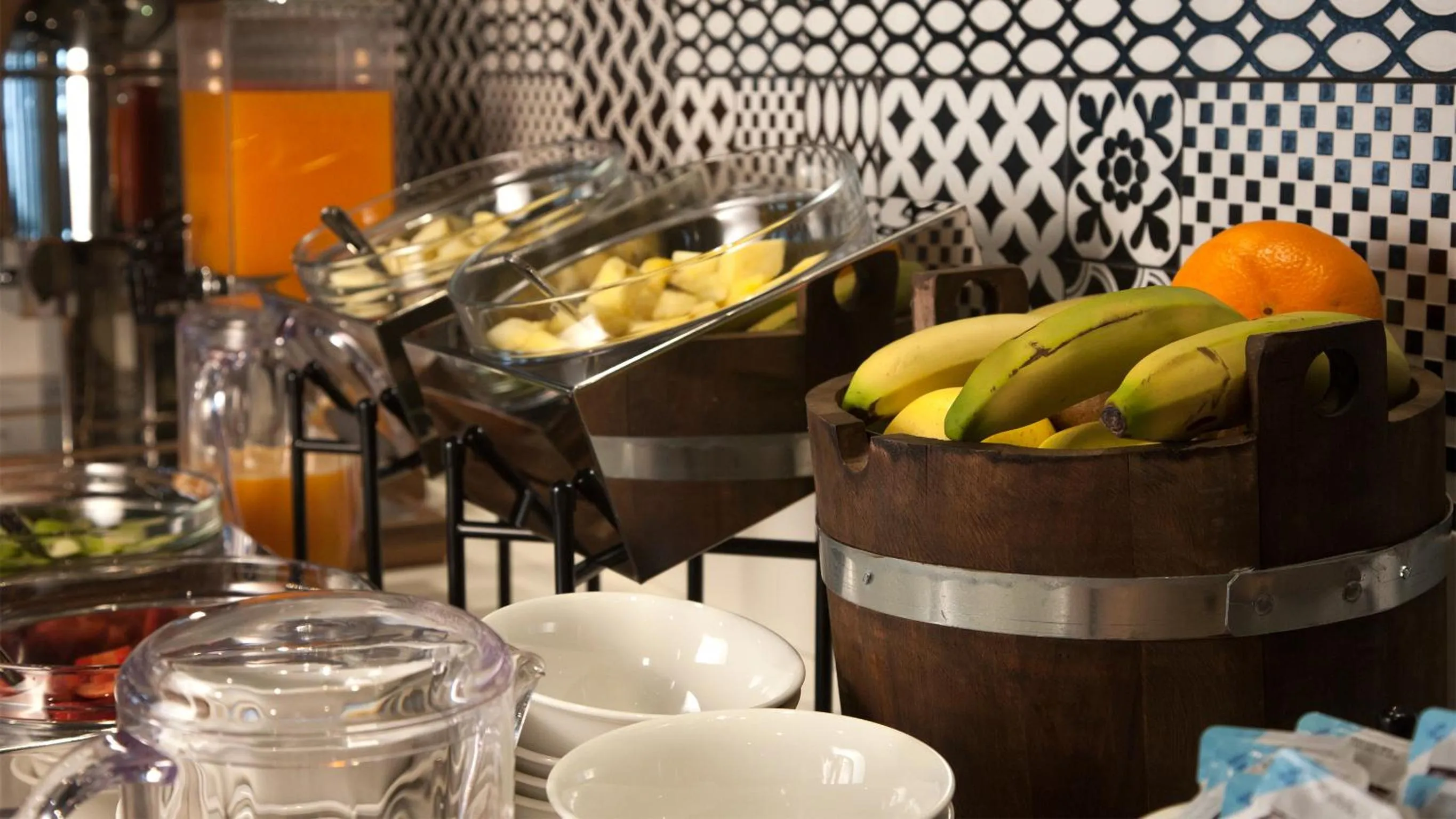 Continental breakfast in G Hotel Pescara