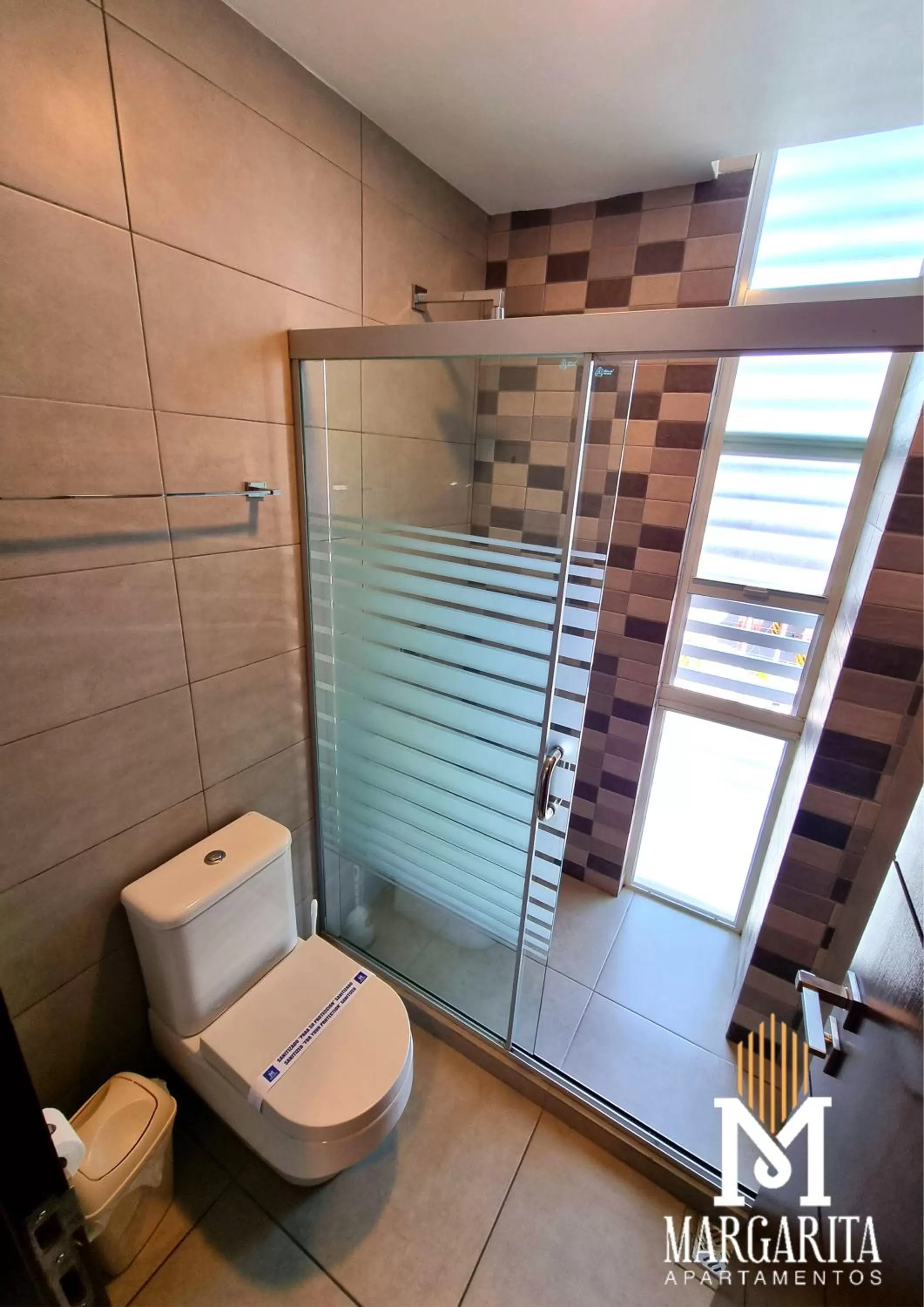 Shower in Margarita Apartamentos