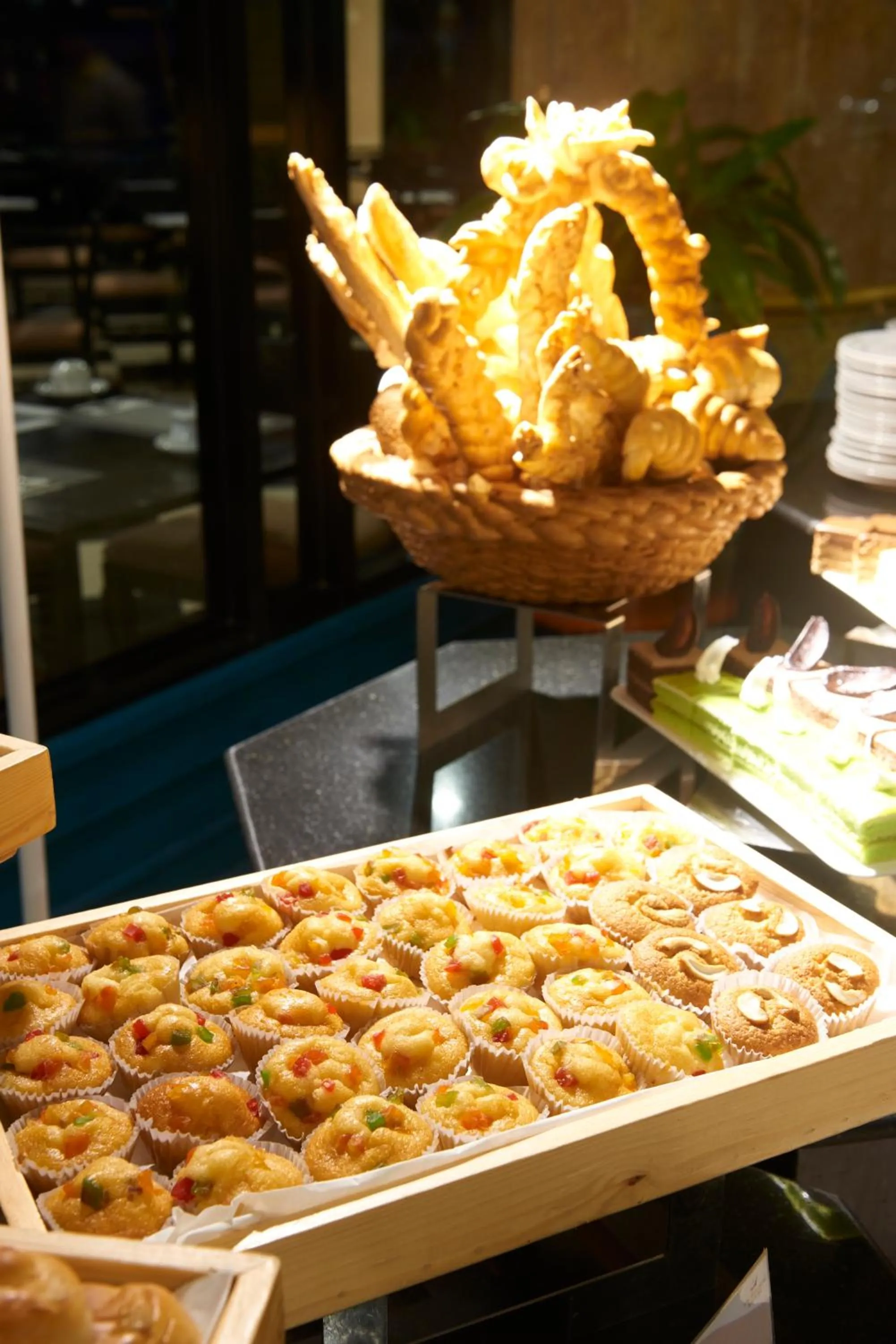 Buffet breakfast in Long Beach Garden Hotel & Pavilions