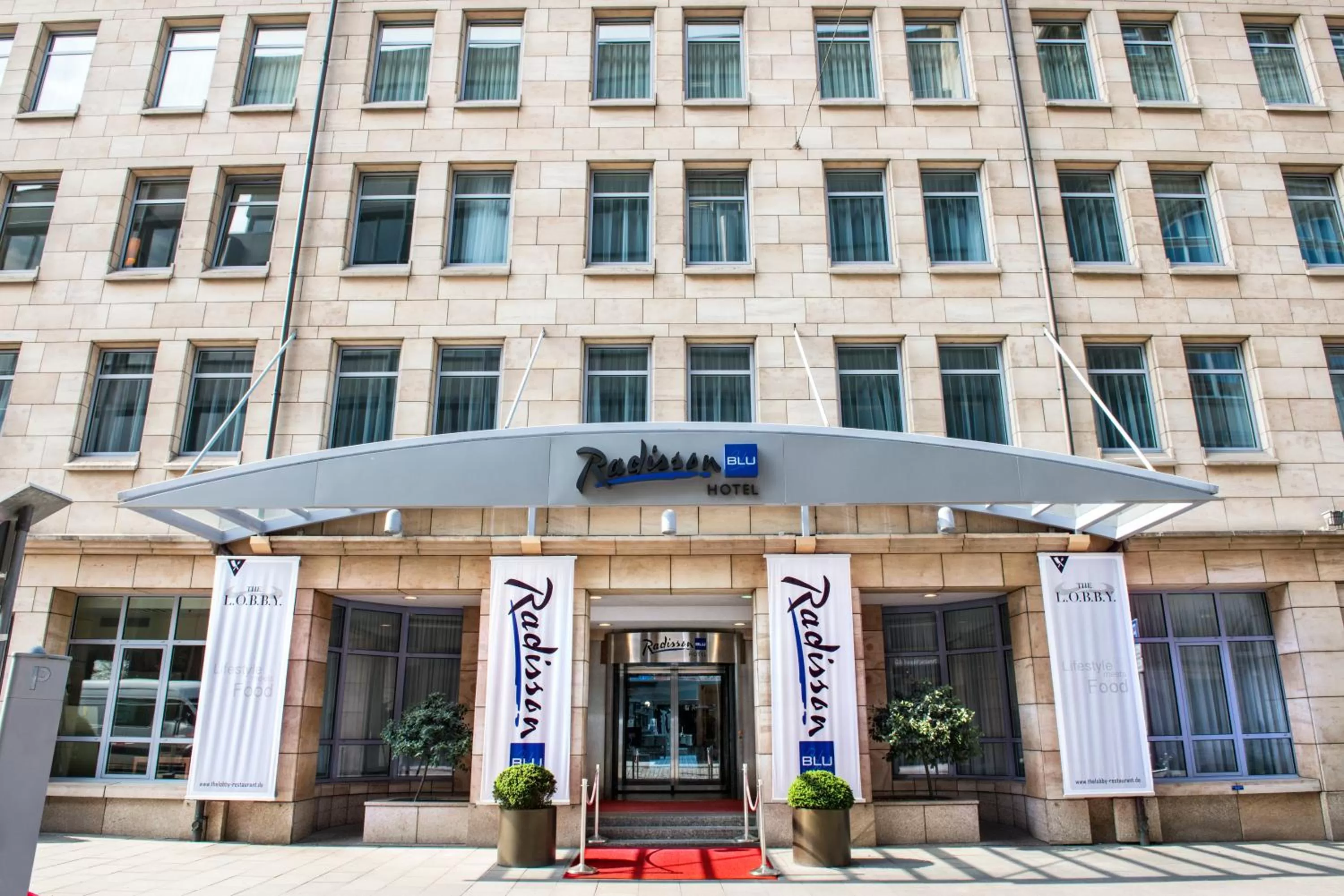Facade/entrance in Radisson Blu Hotel Bremen