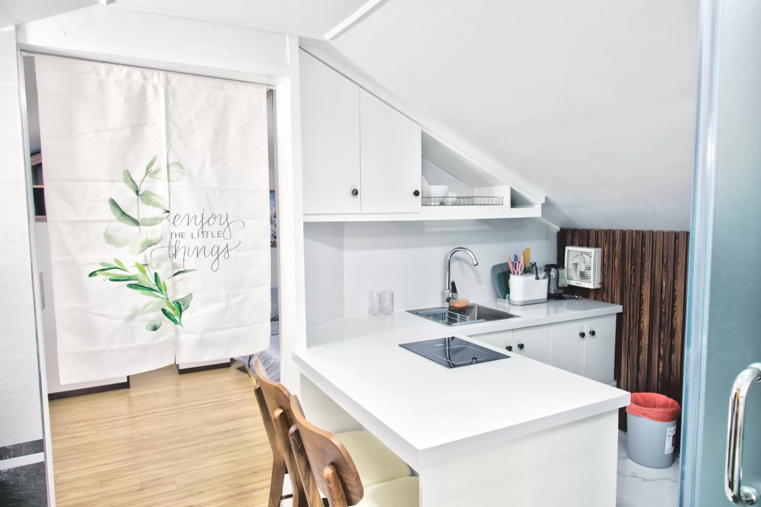 Kitchen or kitchenette, Kitchen/Kitchenette in The Flamboyant #StayWork Vinhomes Marina