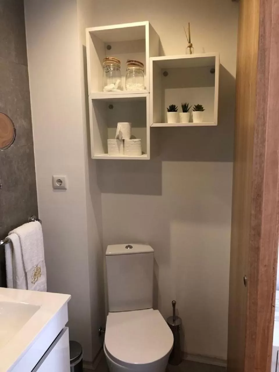 Bathroom in Bellu Suites