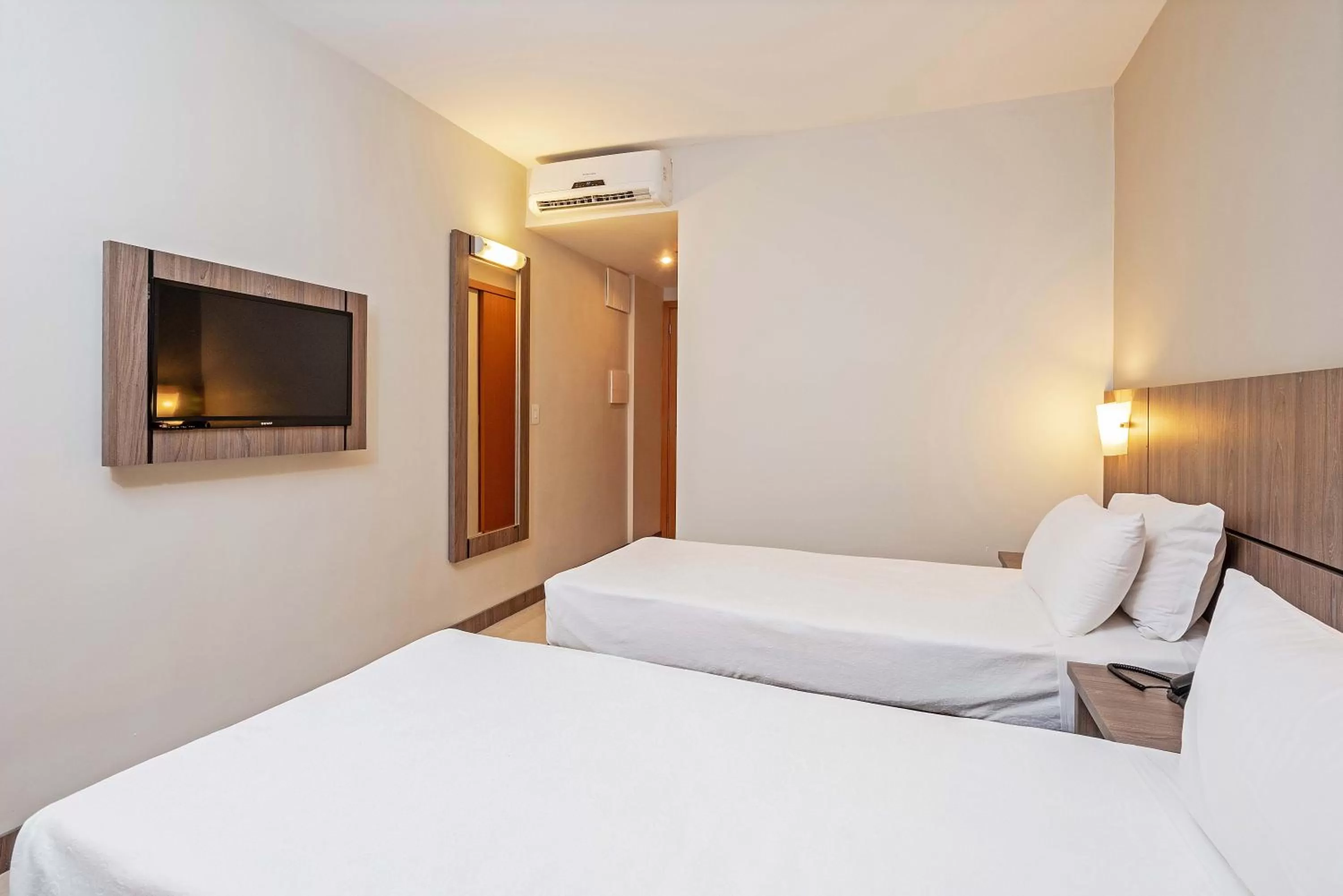 Bed in Slim Curitiba Av das Torres