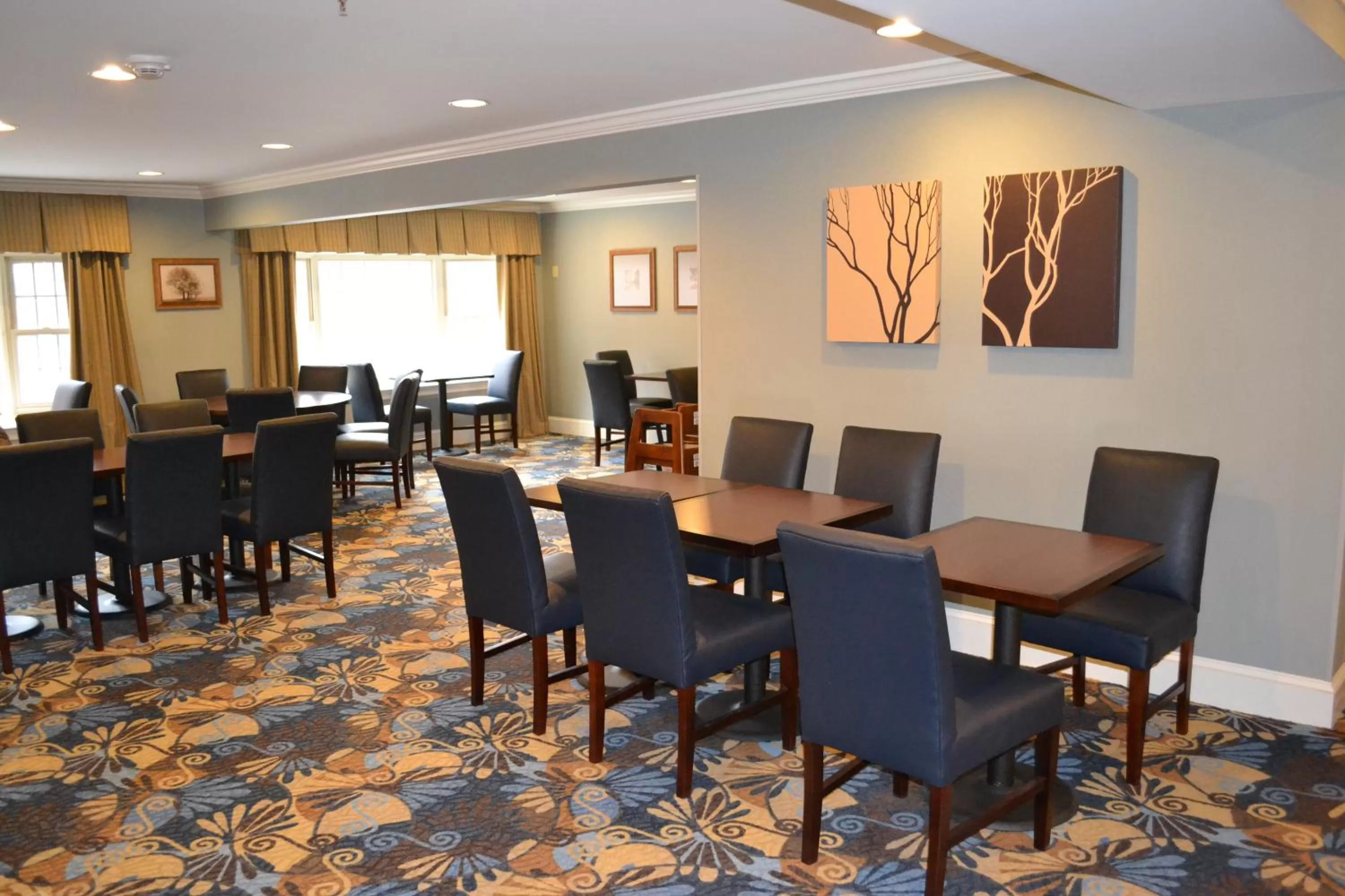 Breakfast in Holiday Inn Express and Suites Merrimack by IHG