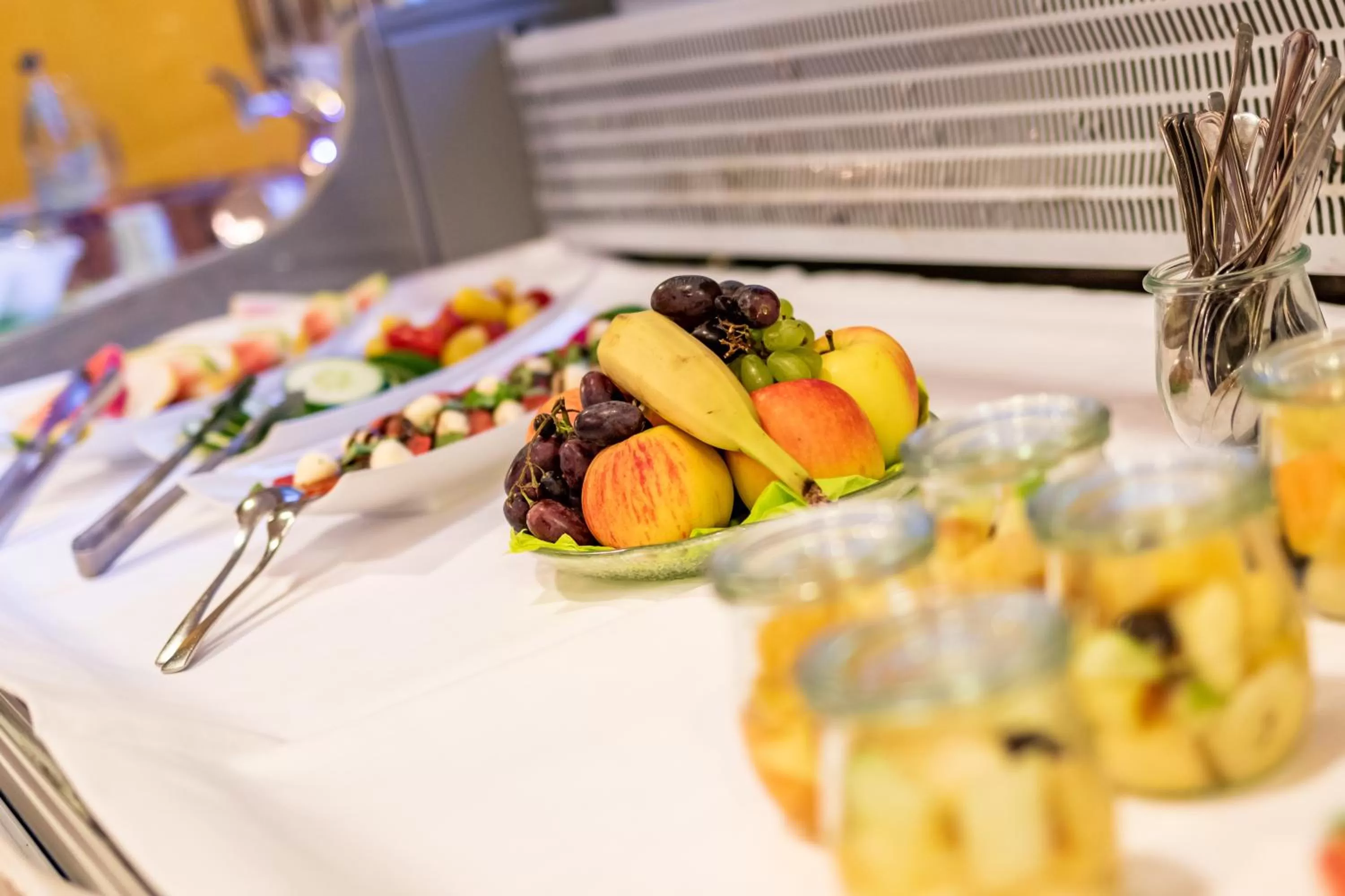 Buffet breakfast in Hotel Goldflair am Rathaus