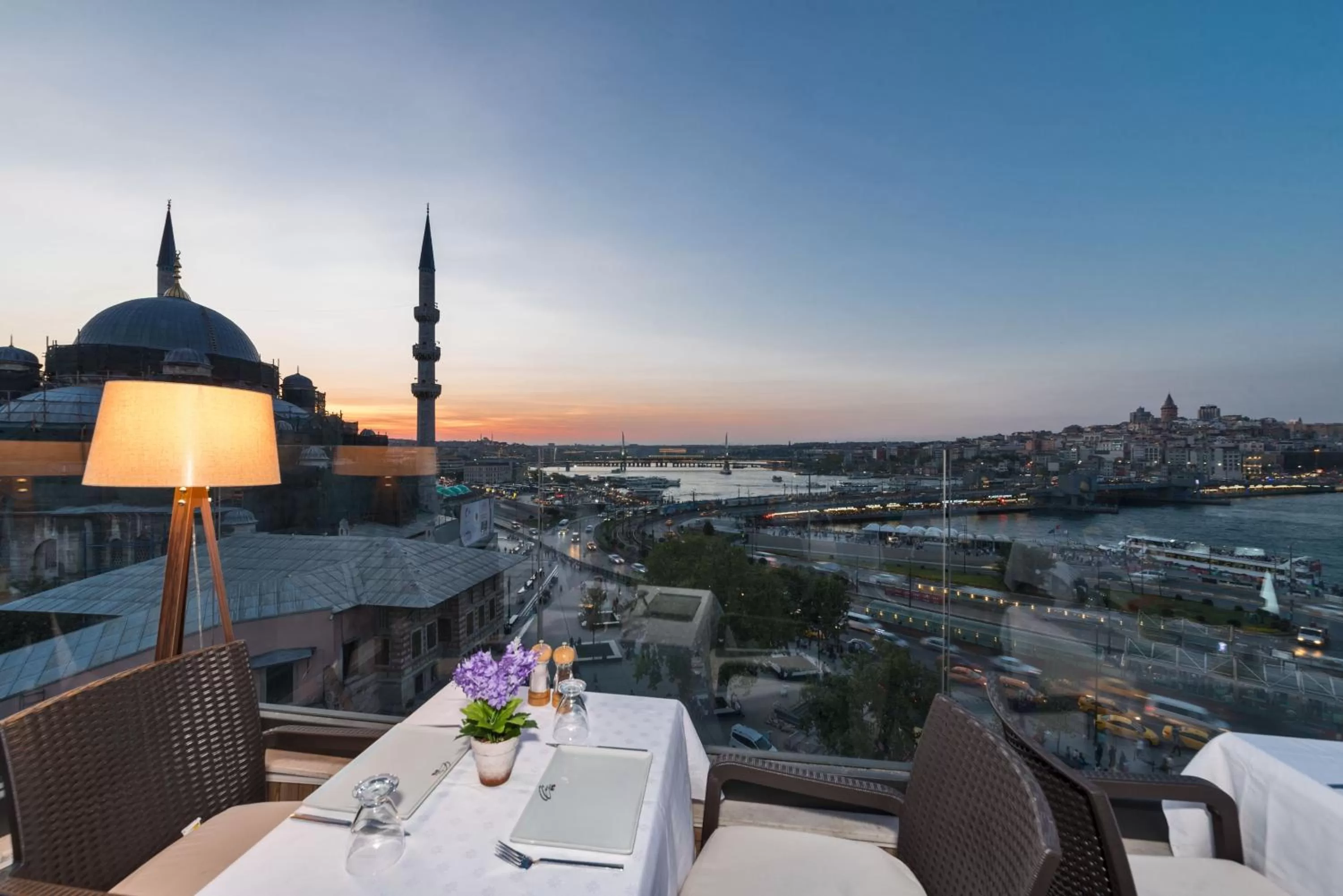 Restaurant/places to eat in Alpek Hotel