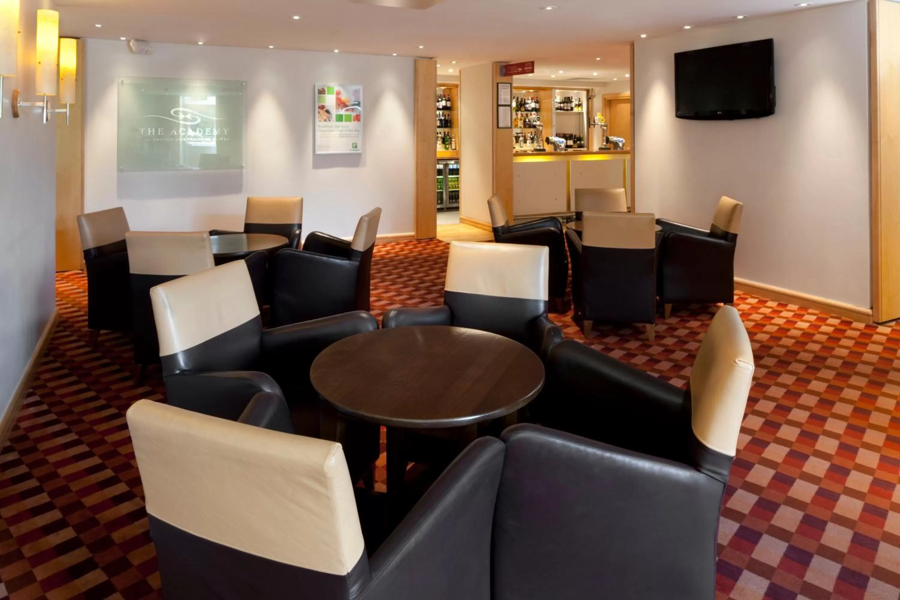Lobby or reception in Holiday Inn Basingstoke by IHG