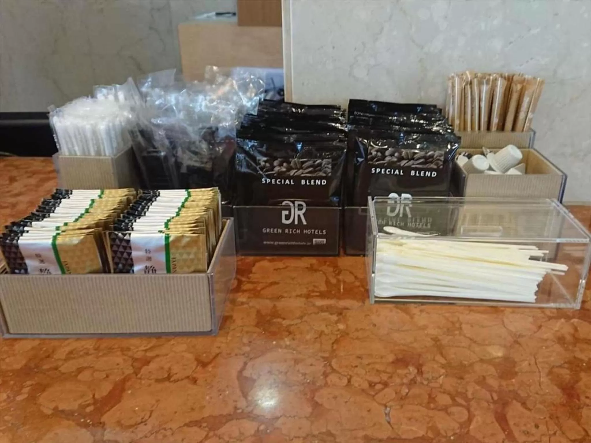 Food and drinks in Kenchomae Green Hotel