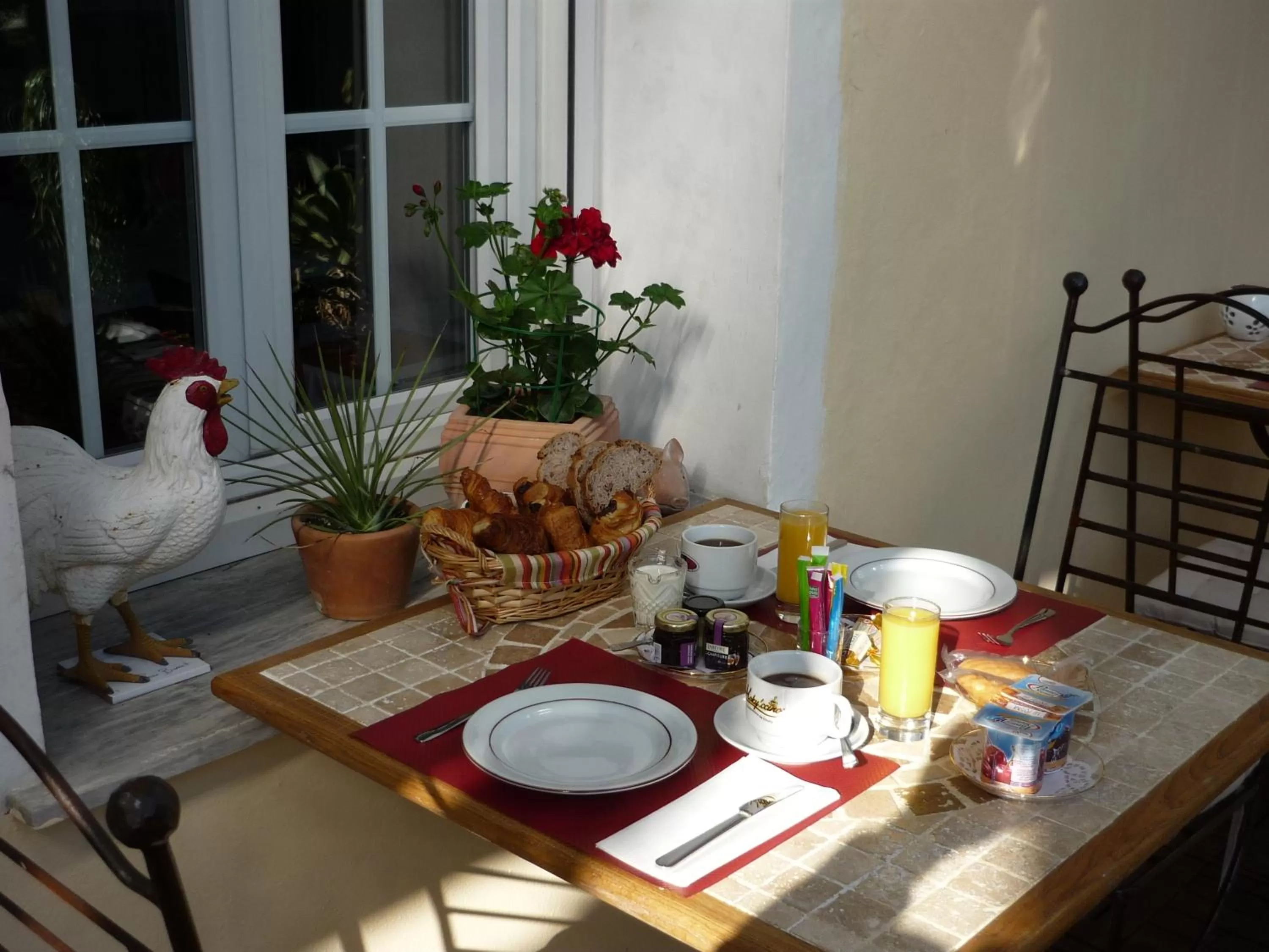 Balcony/Terrace in Logis Hôtel Villa Victorine