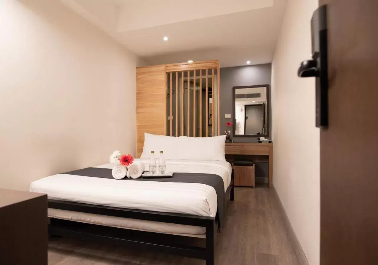 Classic Queen Room - No Window in D&D Inn Khaosan Classic Queen Room - No Window in D&D Inn Khaosan