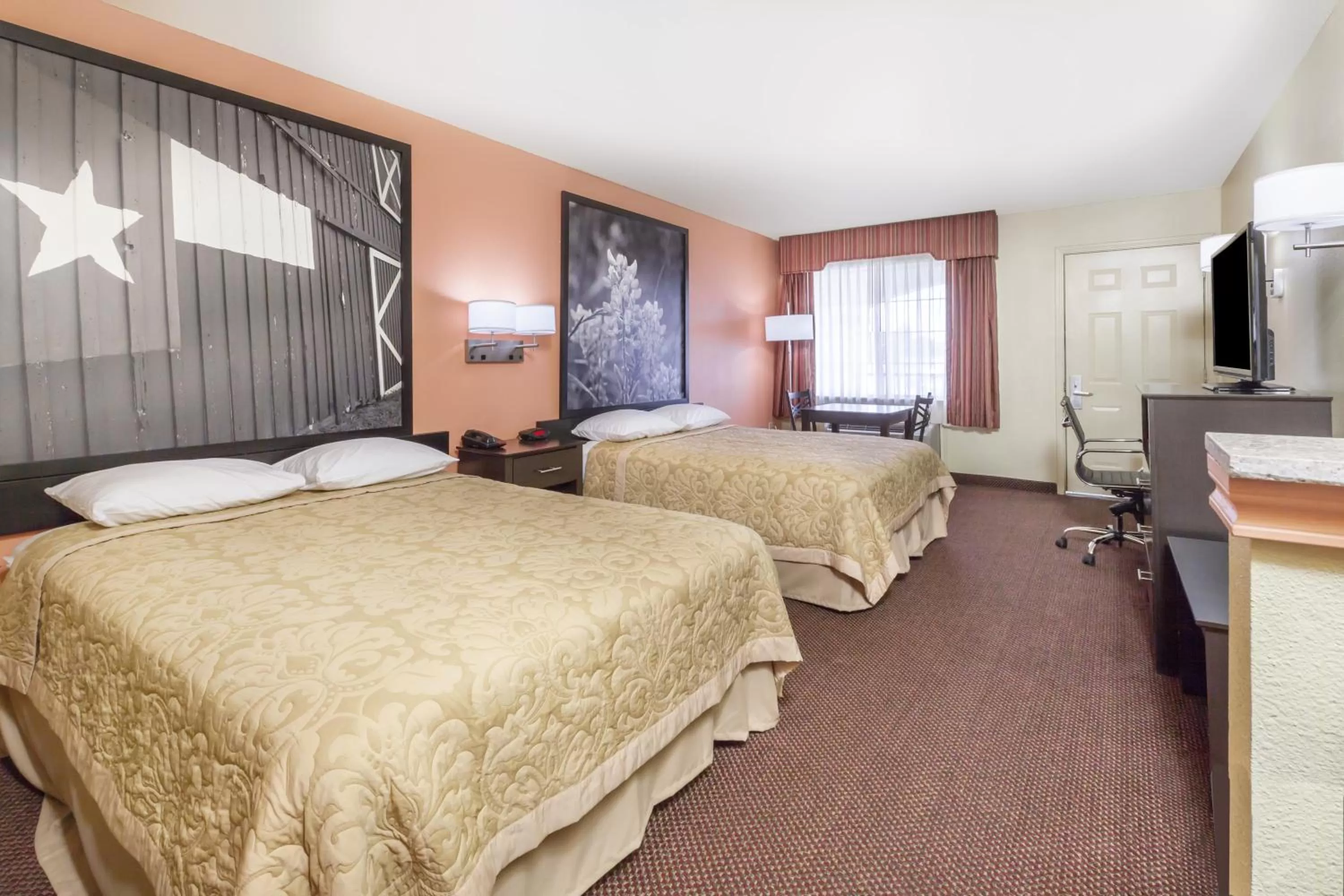 Queen Room with Two Queen Beds - Smoking in Premier Inn