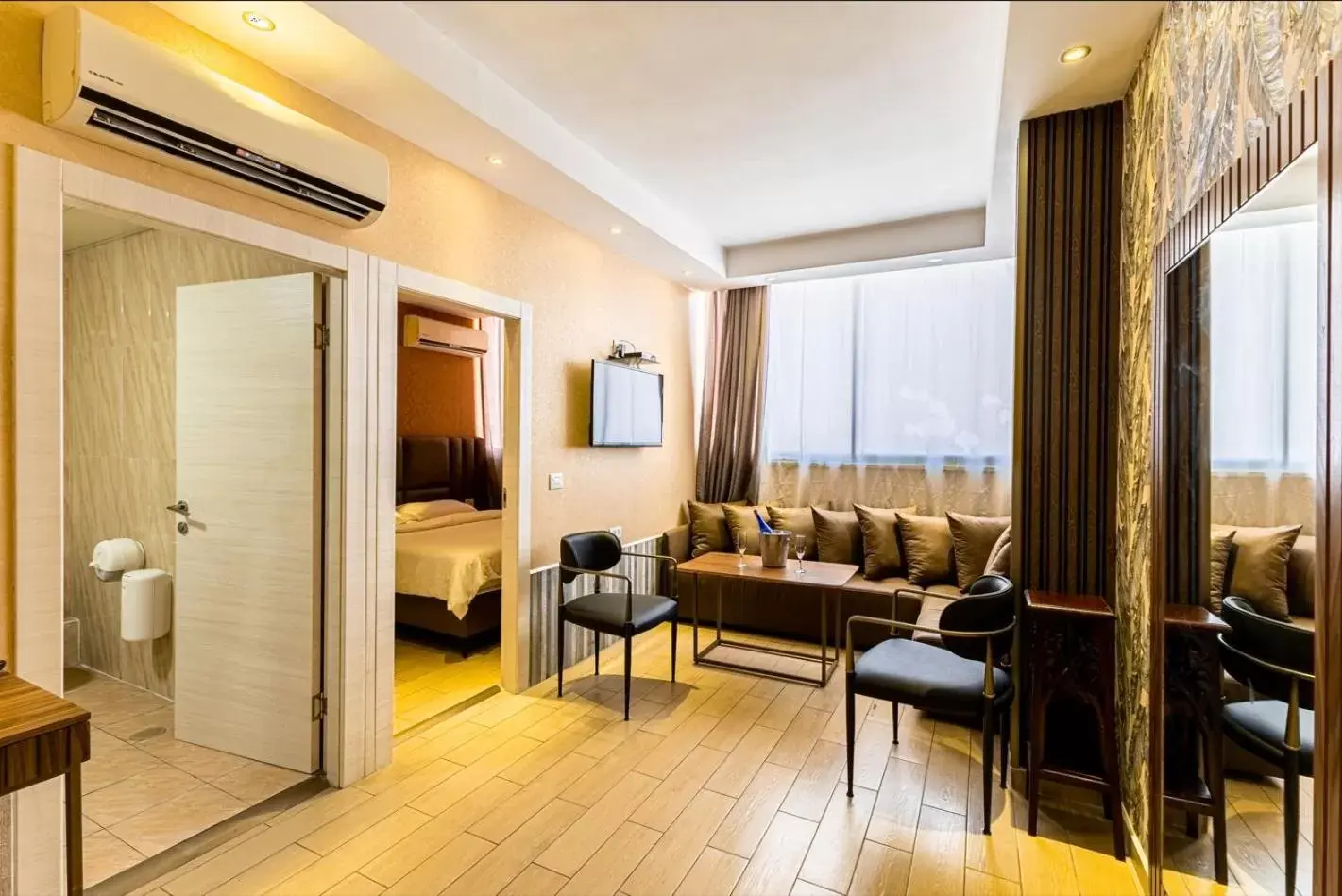 Deluxe Suite with Spa Bath in Spa House Boutique Hotel - Petach Tikwa Deluxe Suite with Spa Bath in Spa House Boutique Hotel - Petach Tikwa