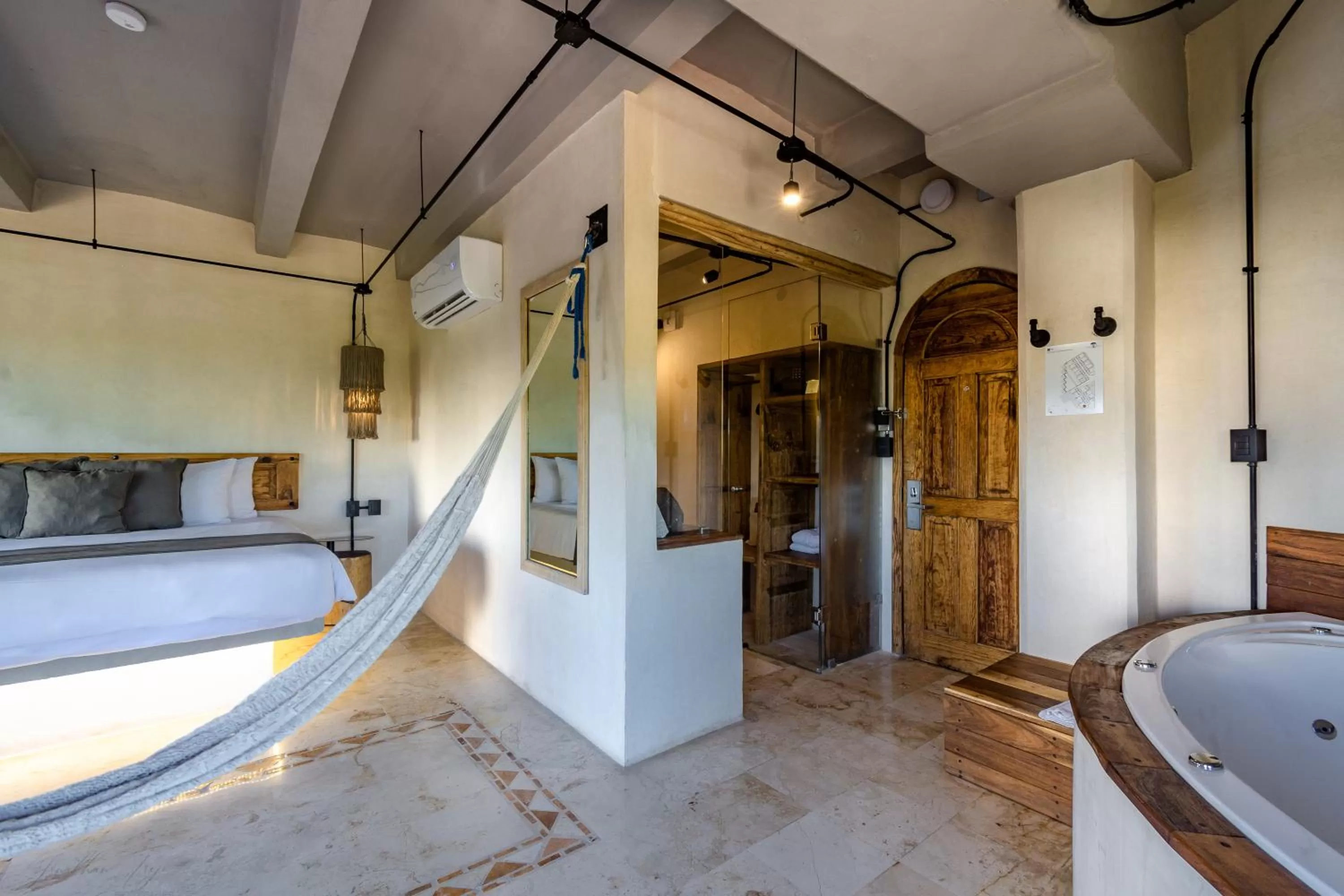 Bed in Caribbean Paradise Hotel & Spa - 5th Avenue