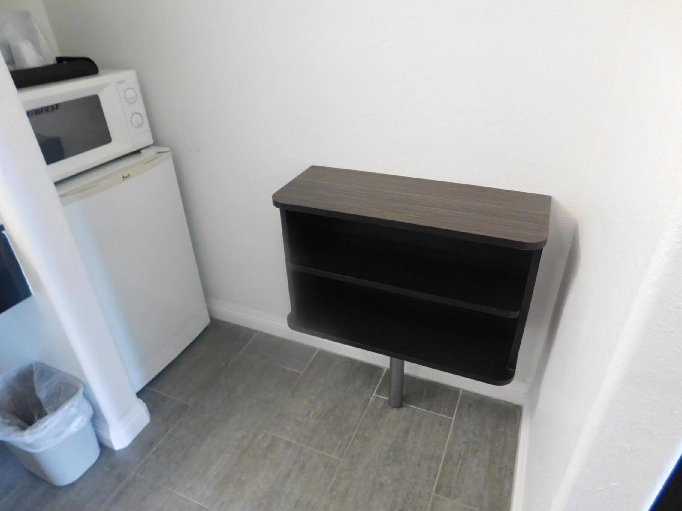 Area and facilities, TV/Entertainment Center in Motel 6 - Downtown Monterey