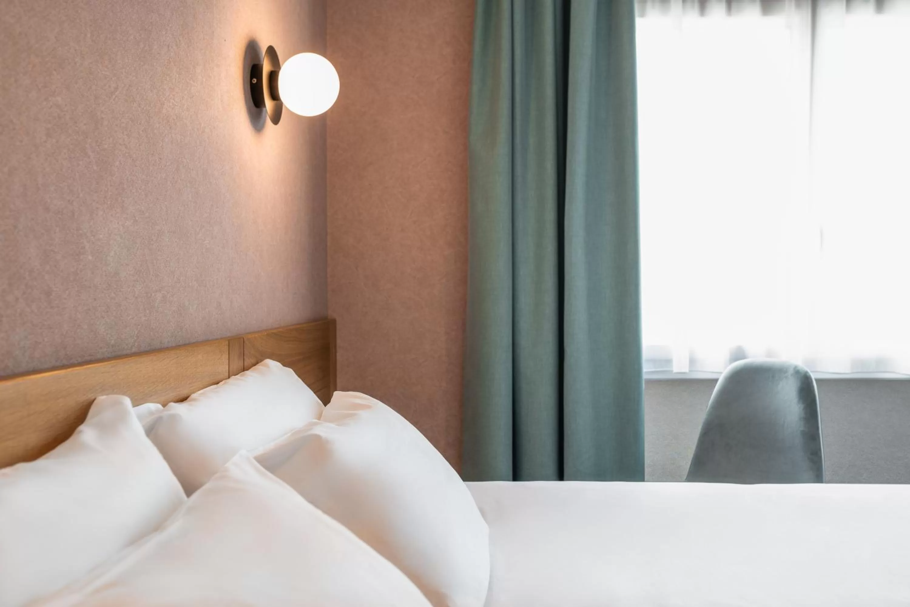 Bed in Sure Hotel by Best Western Centre Beaune