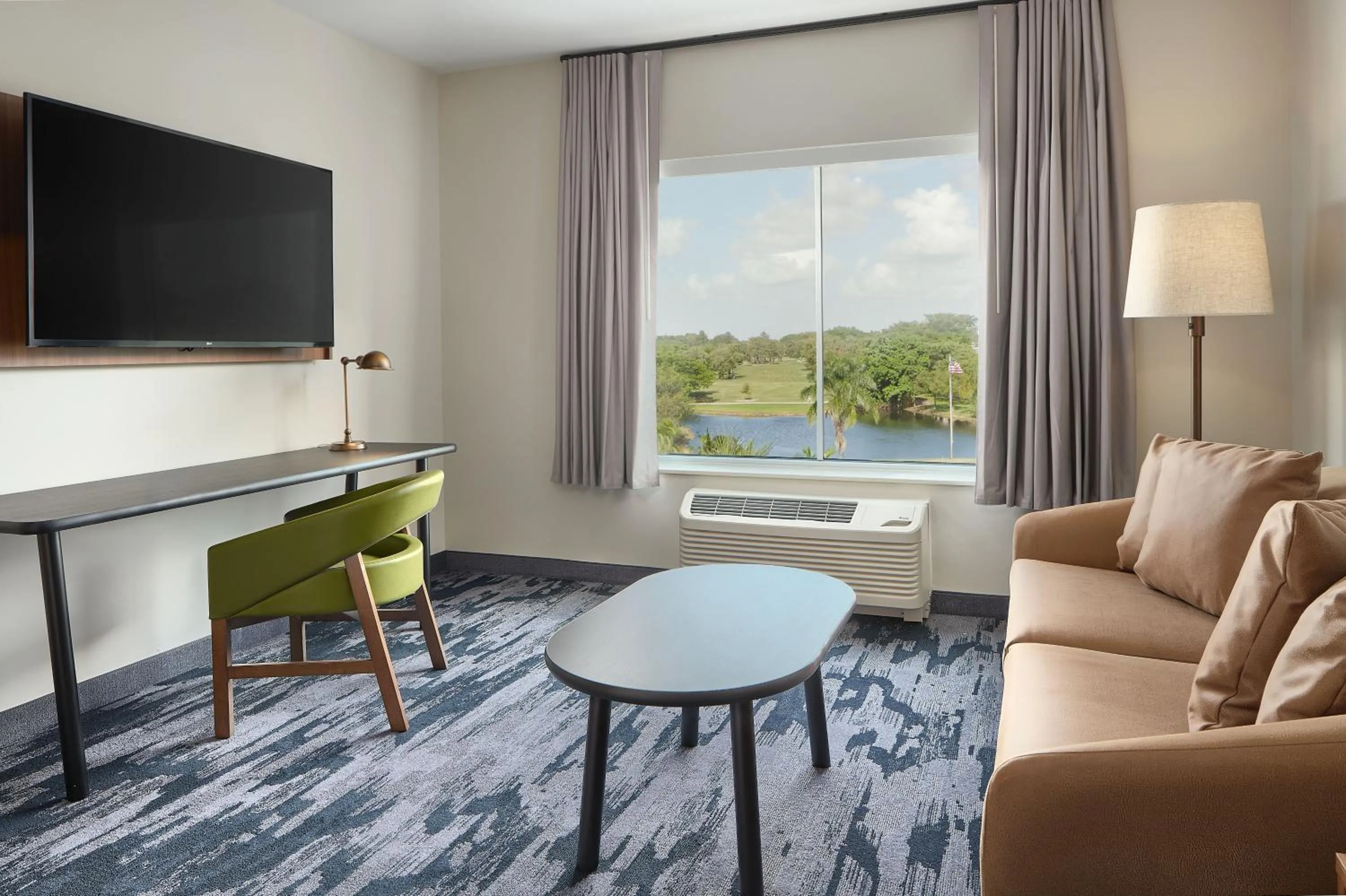 Living room in Fairfield Inn & Suites by Marriott Fort Lauderdale Northwest