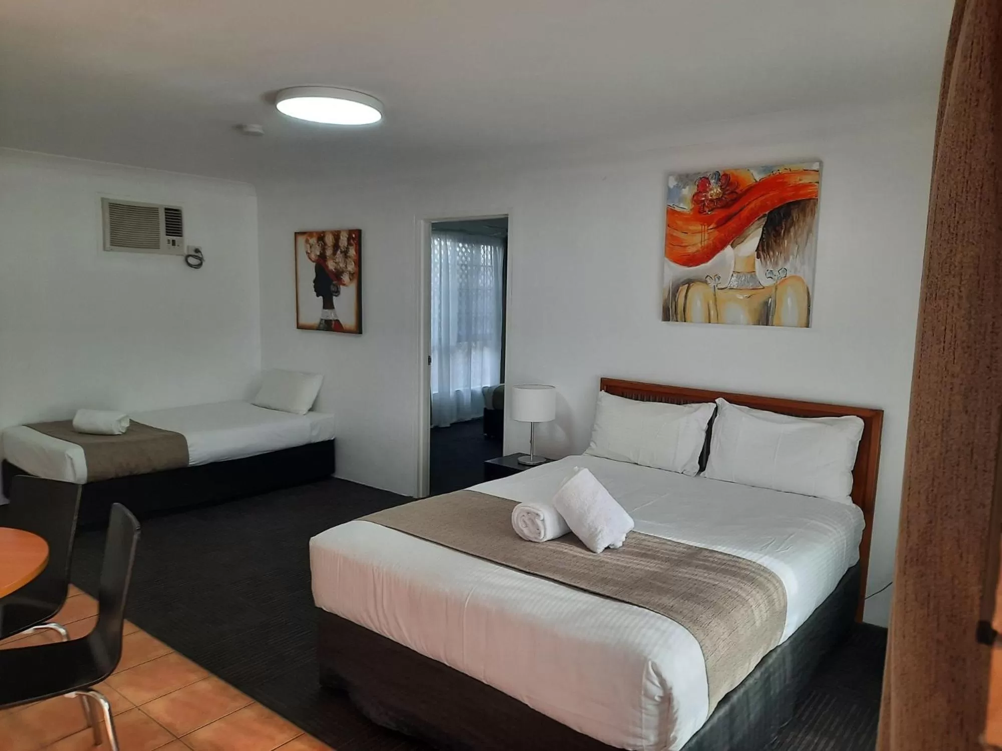 Two-Bedroom Apartment - Disability Access in Cleveland Motor Inn